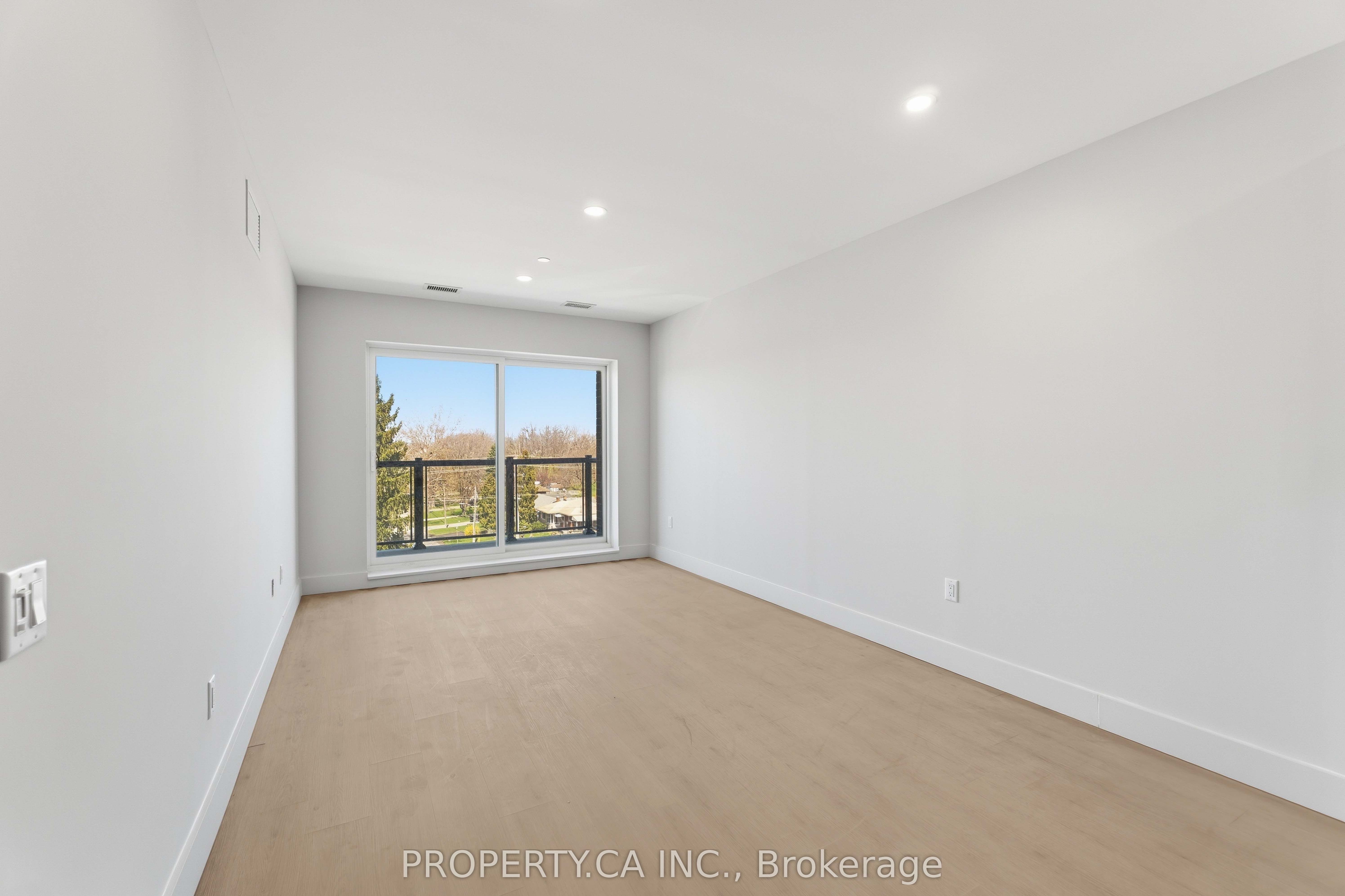 8 Hutt Lane 203 Property Photo 11