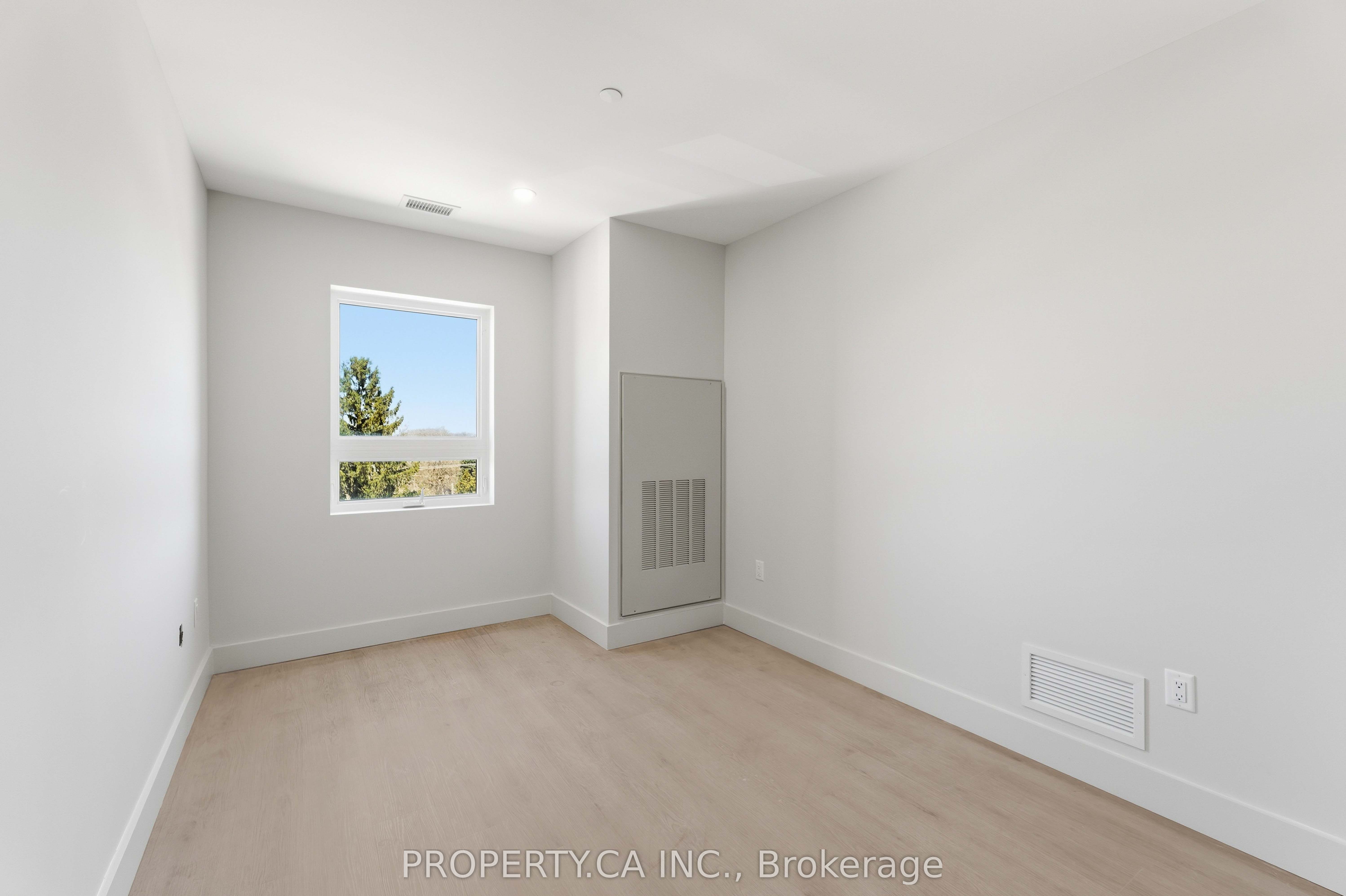 8 Hutt Lane 203 Property Photo 13