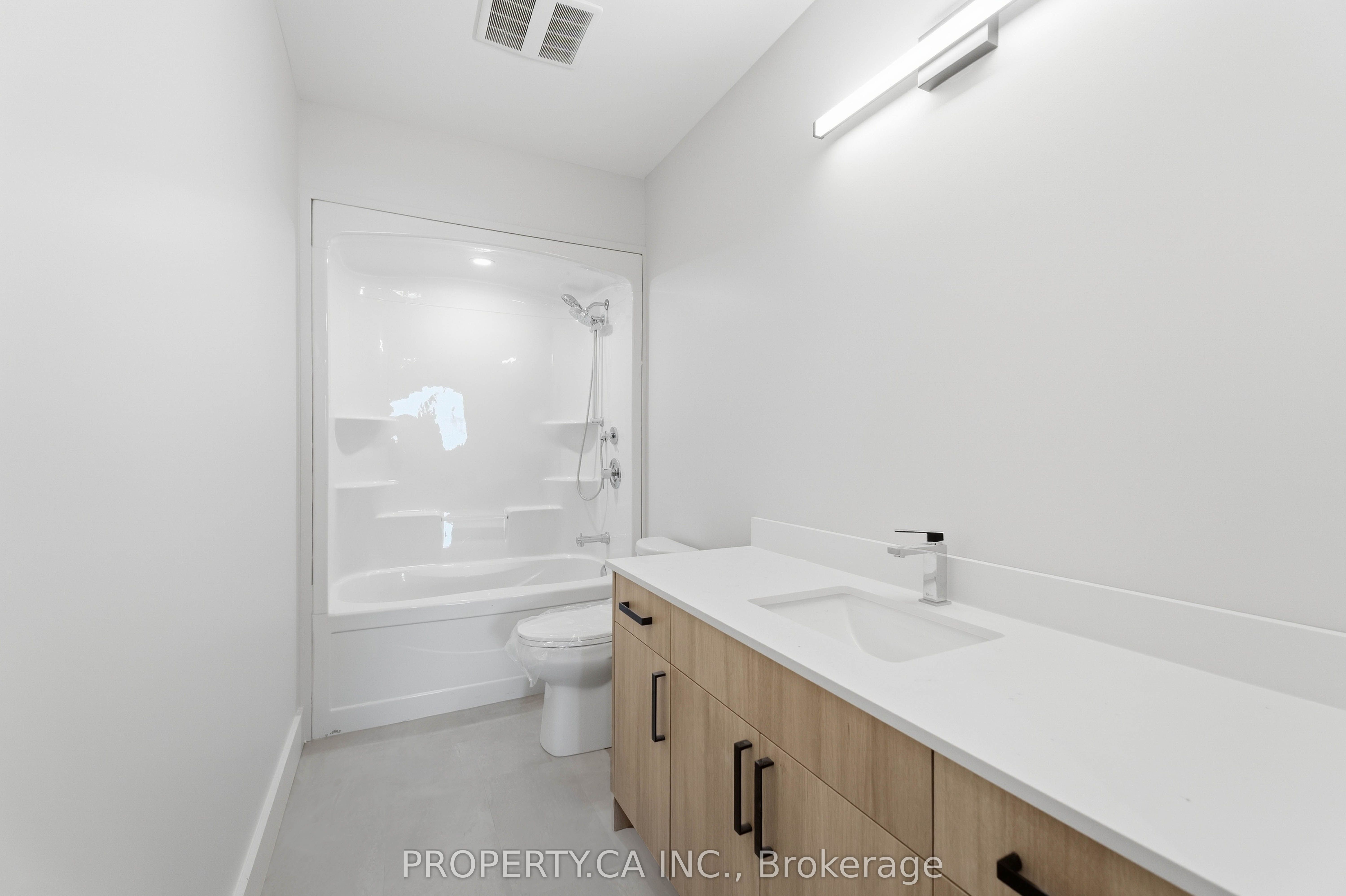 8 Hutt Lane 203 Property Photo 15