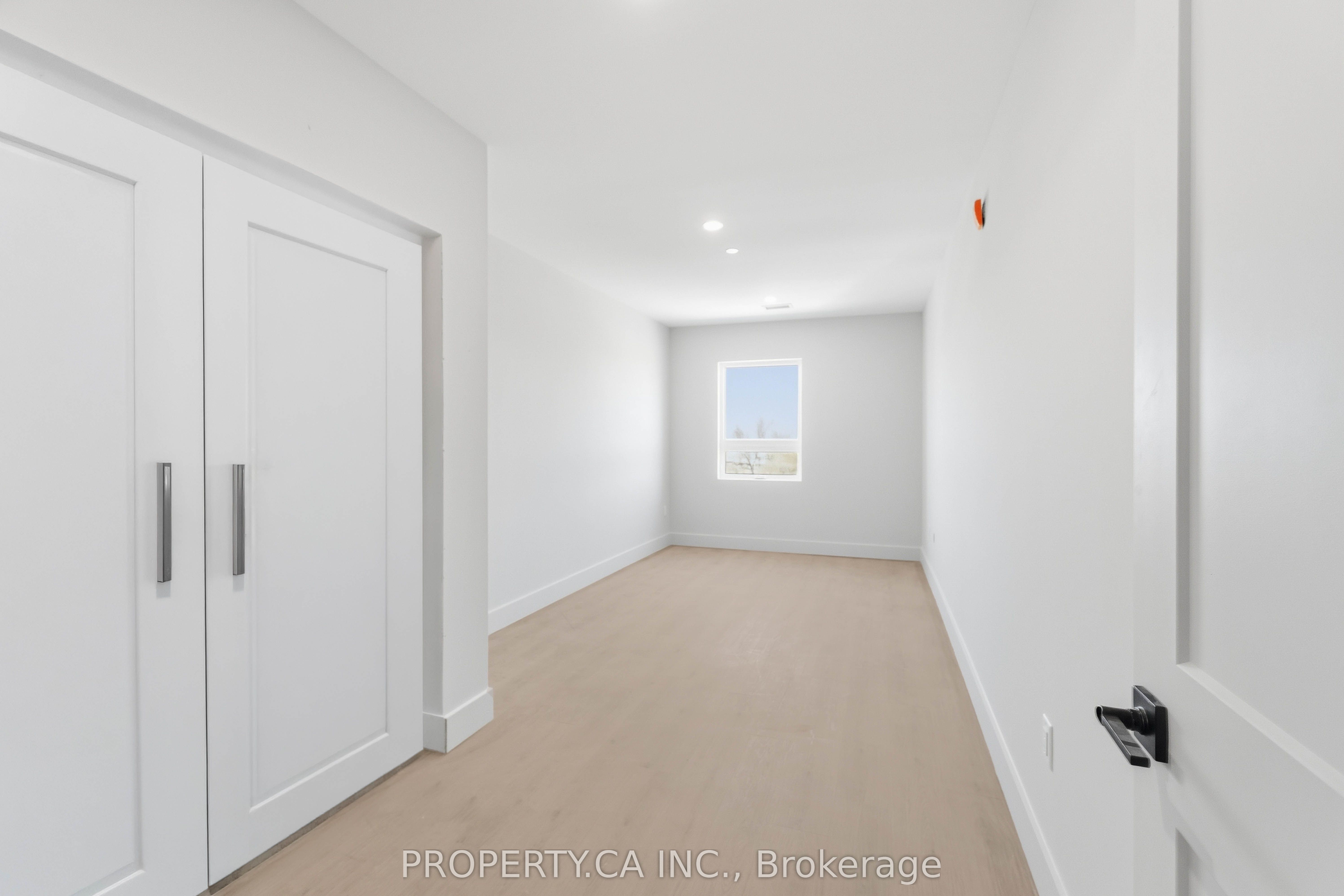 8 Hutt Lane 203 Property Photo 16