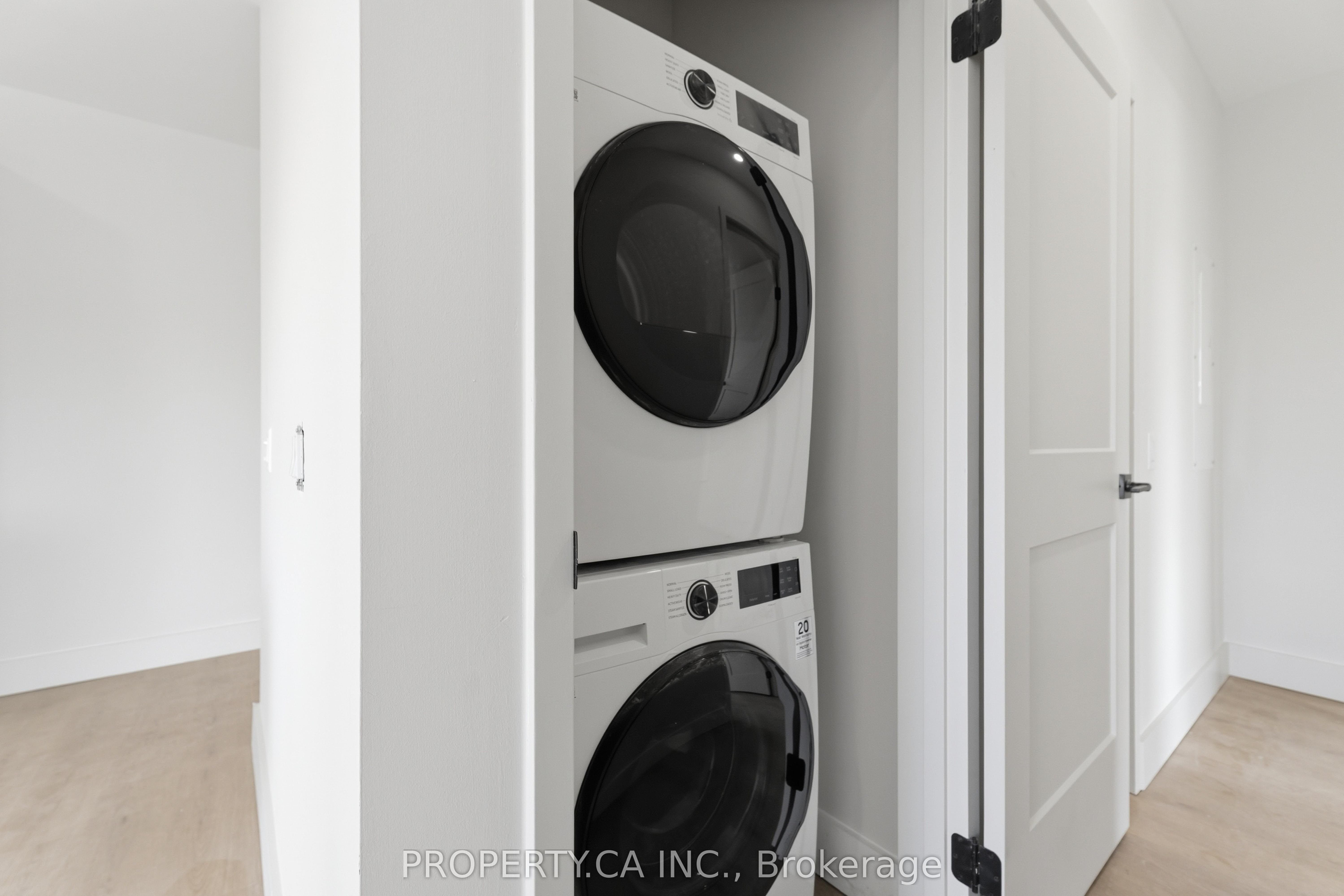 8 Hutt Lane 203 Property Photo 18