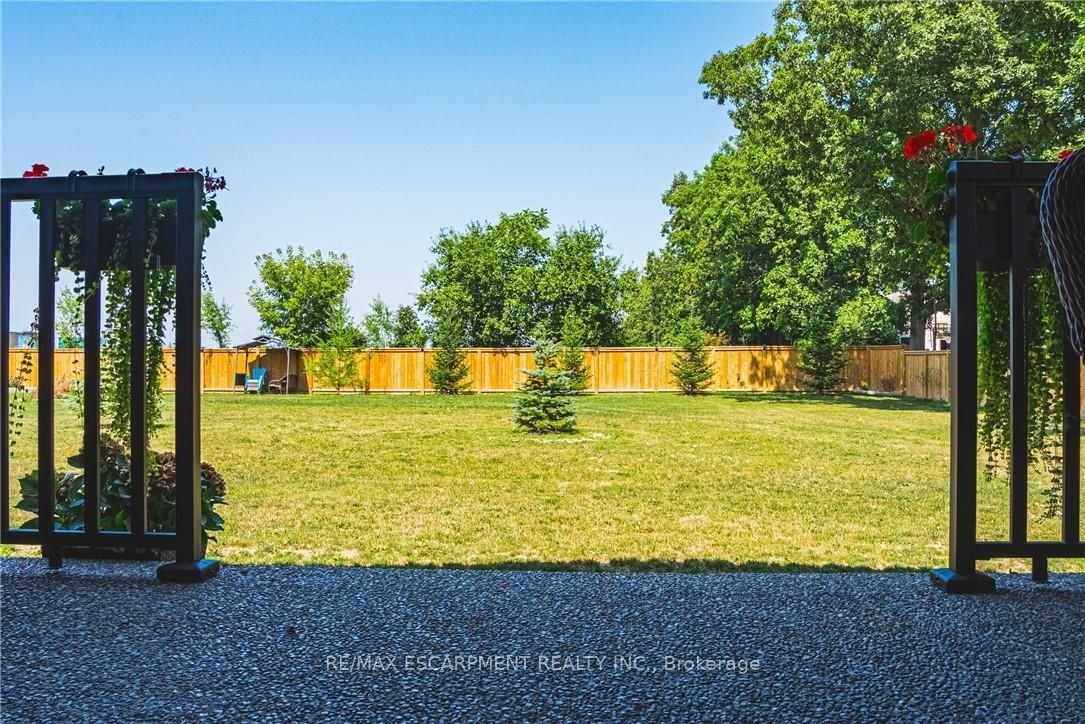 8378 Chippewa Road E Property Photo 27