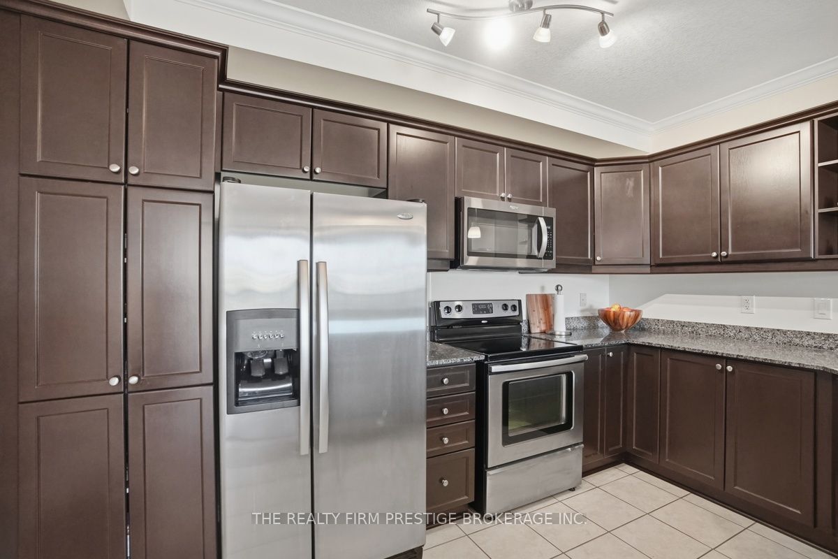 1030 Coronation Drive 207 Property Photo 17