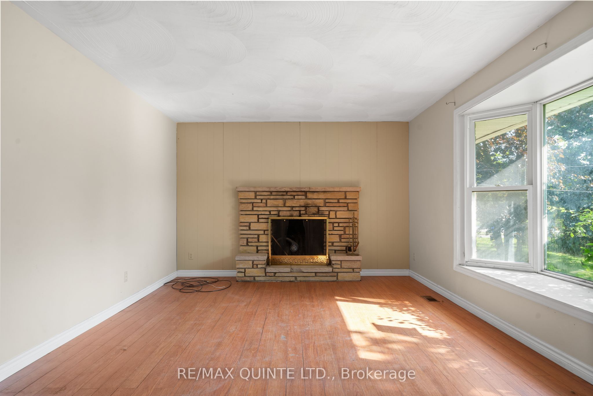 403 Whites Road Property Photo 7