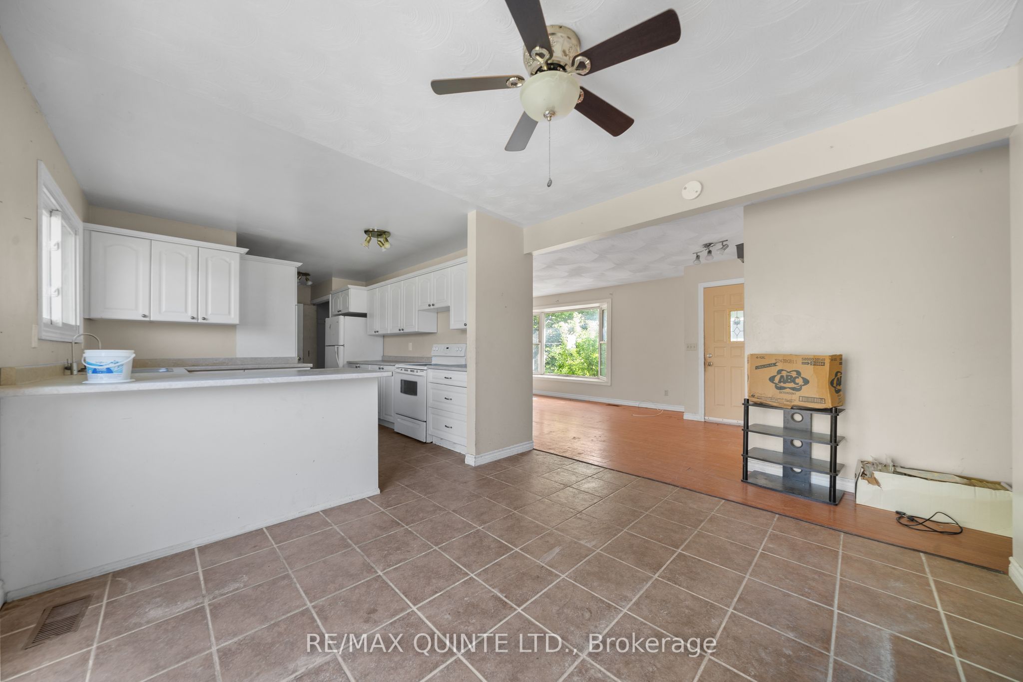 403 Whites Road Property Photo 9