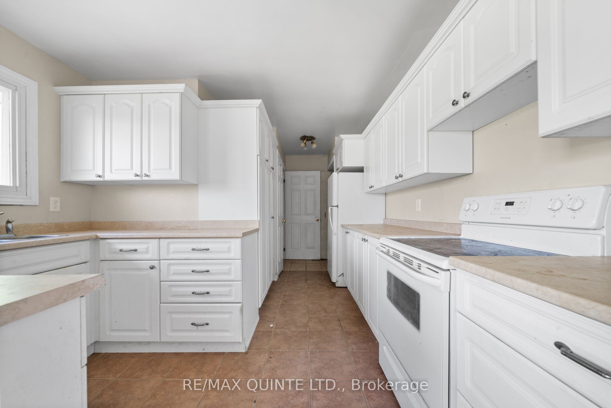 403 Whites Road Property Photo 11