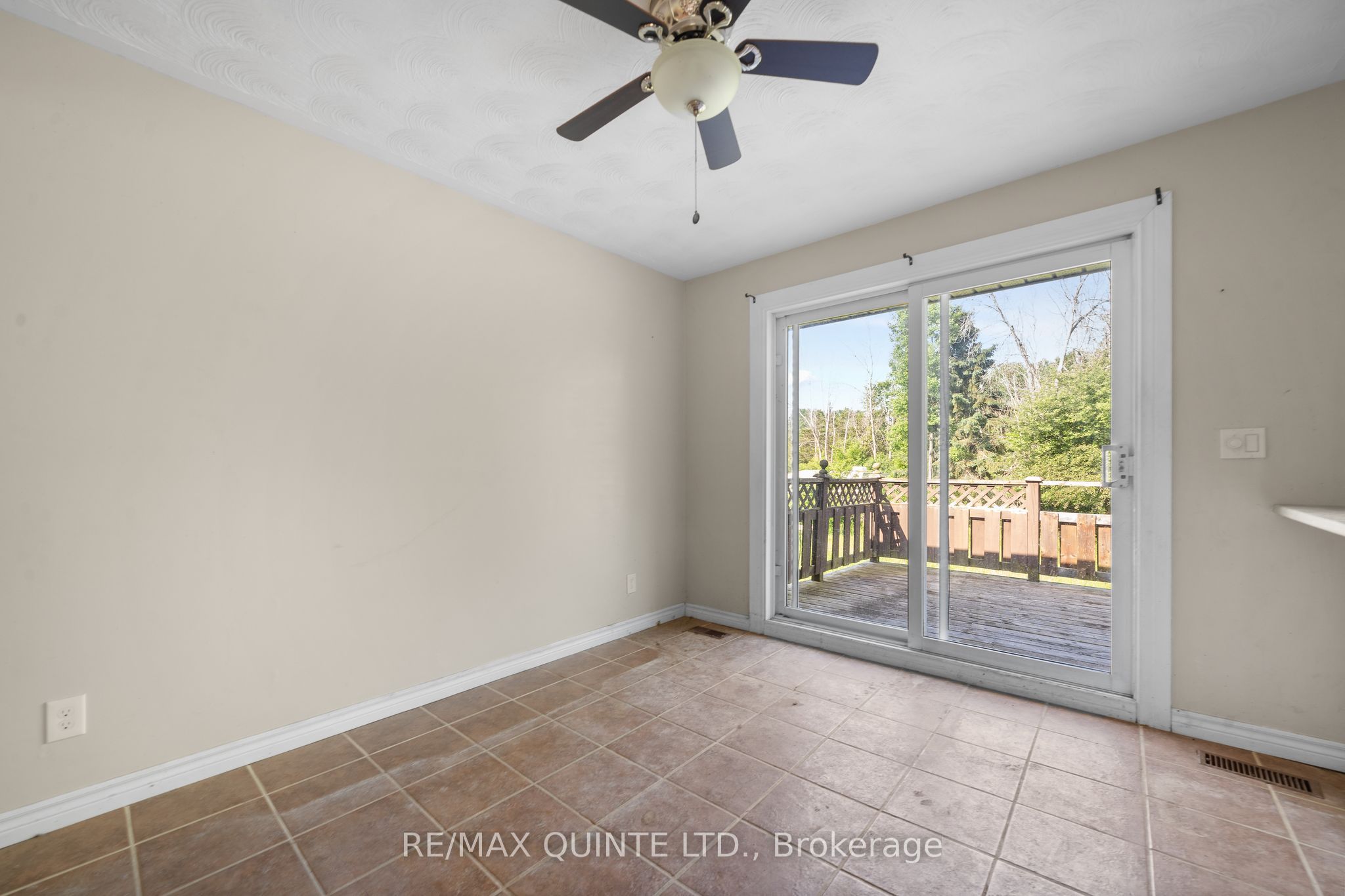 403 Whites Road Property Photo 14