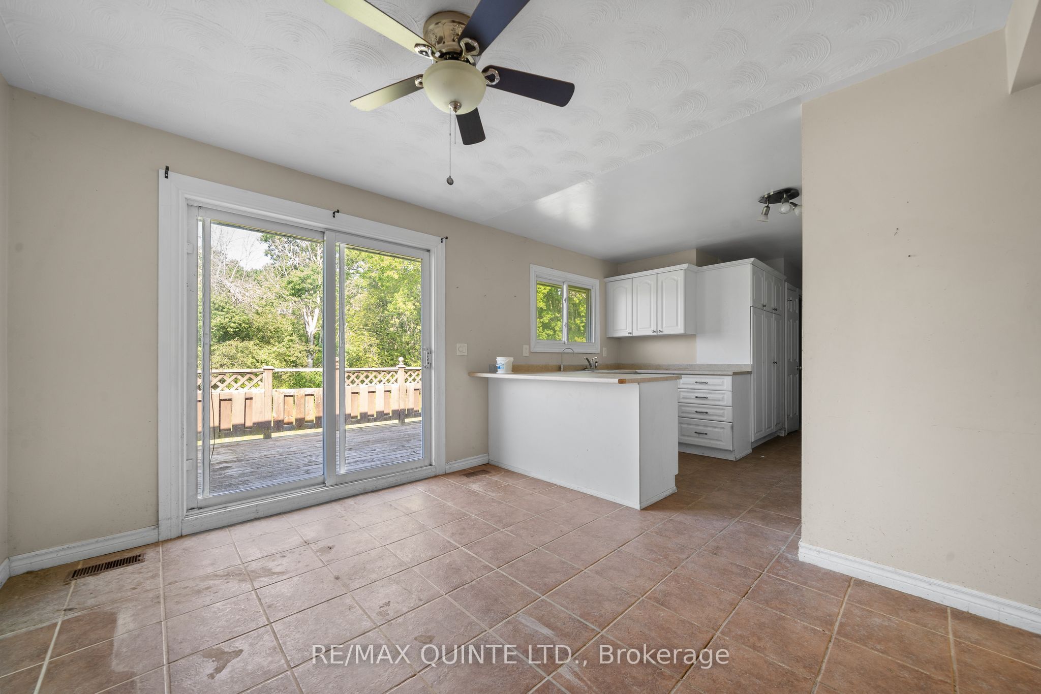 403 Whites Road Property Photo 15