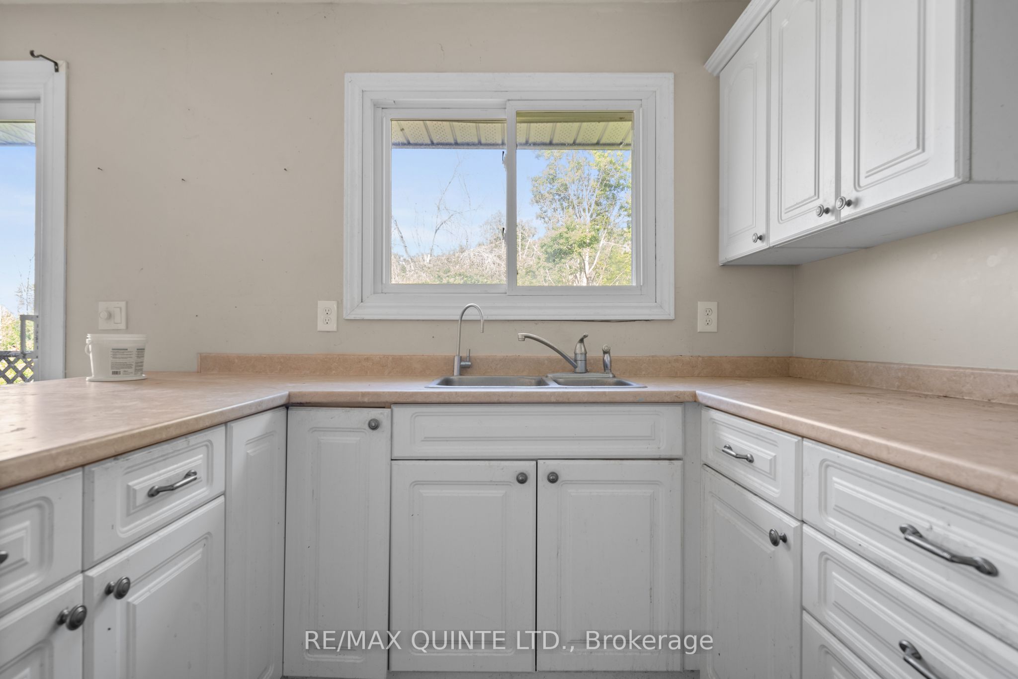 403 Whites Road Property Photo 16
