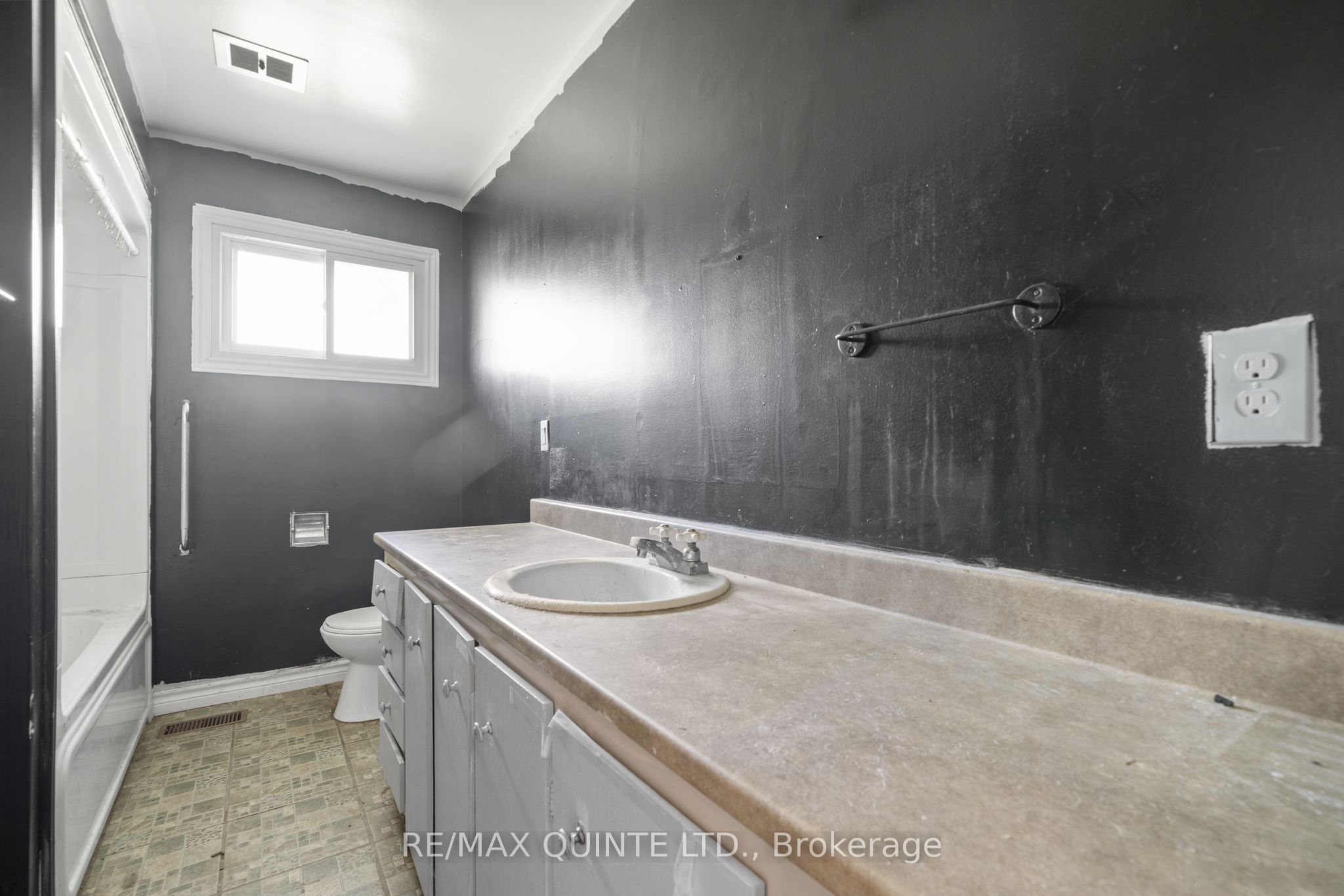 403 Whites Road Property Photo 17
