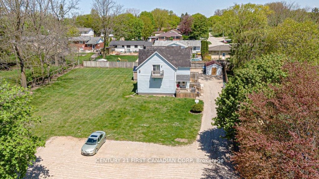 431 Albert Street Property Photo 4