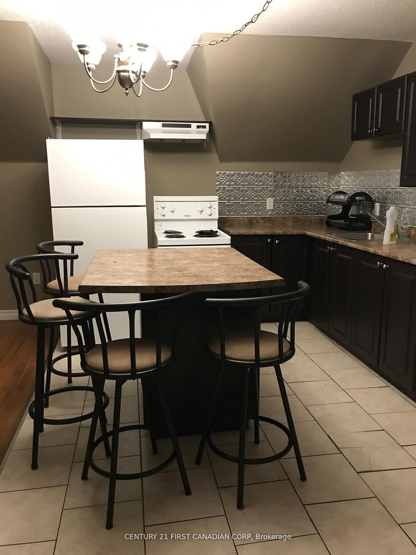 431 Albert Street Property Photo 15