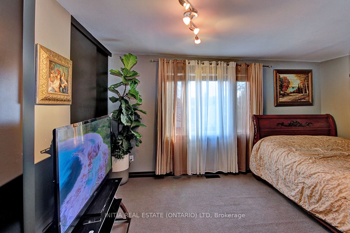 754 Riverside Drive Property Photo 12