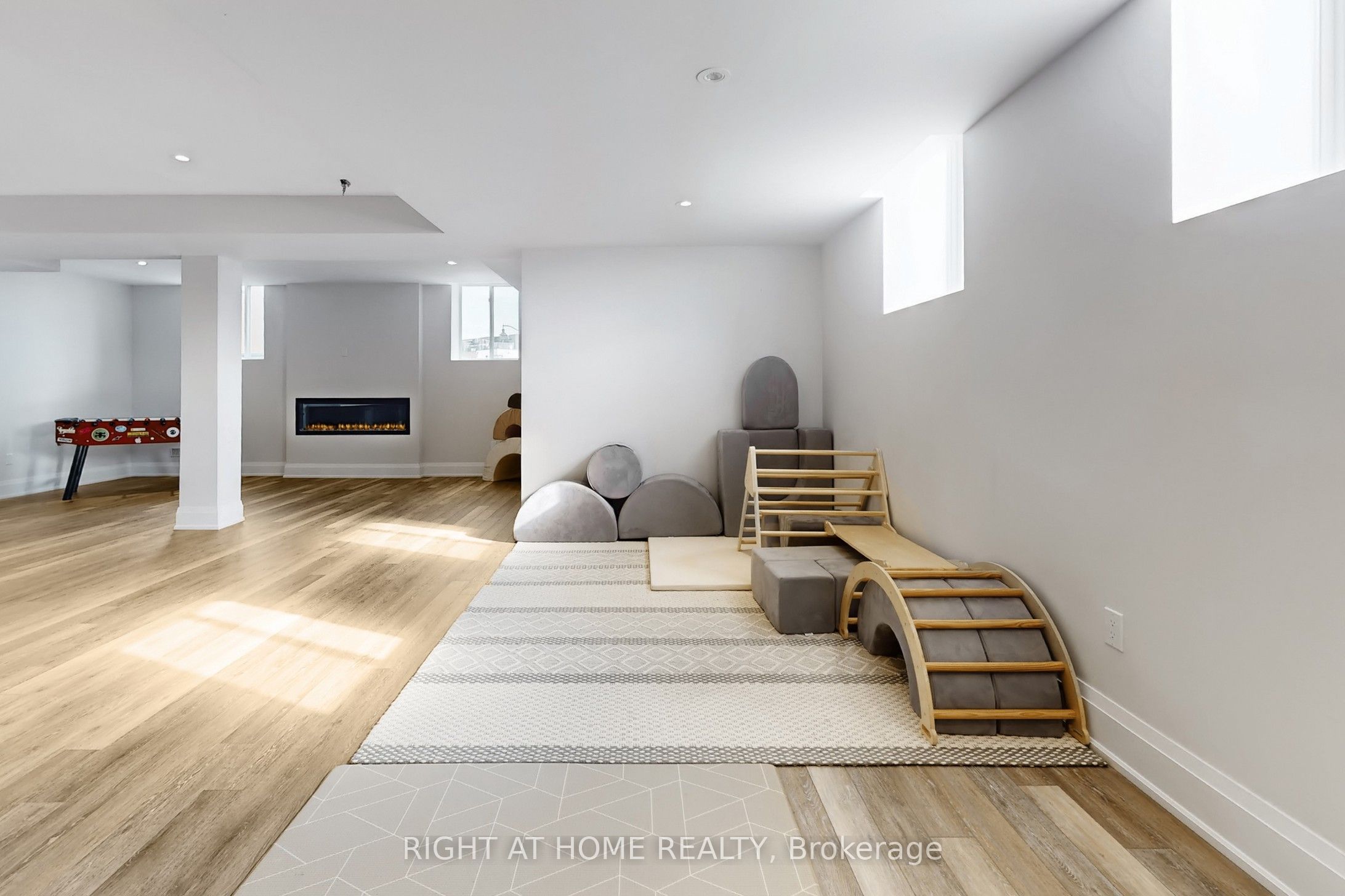 110 Sladden Court Property Photo 33