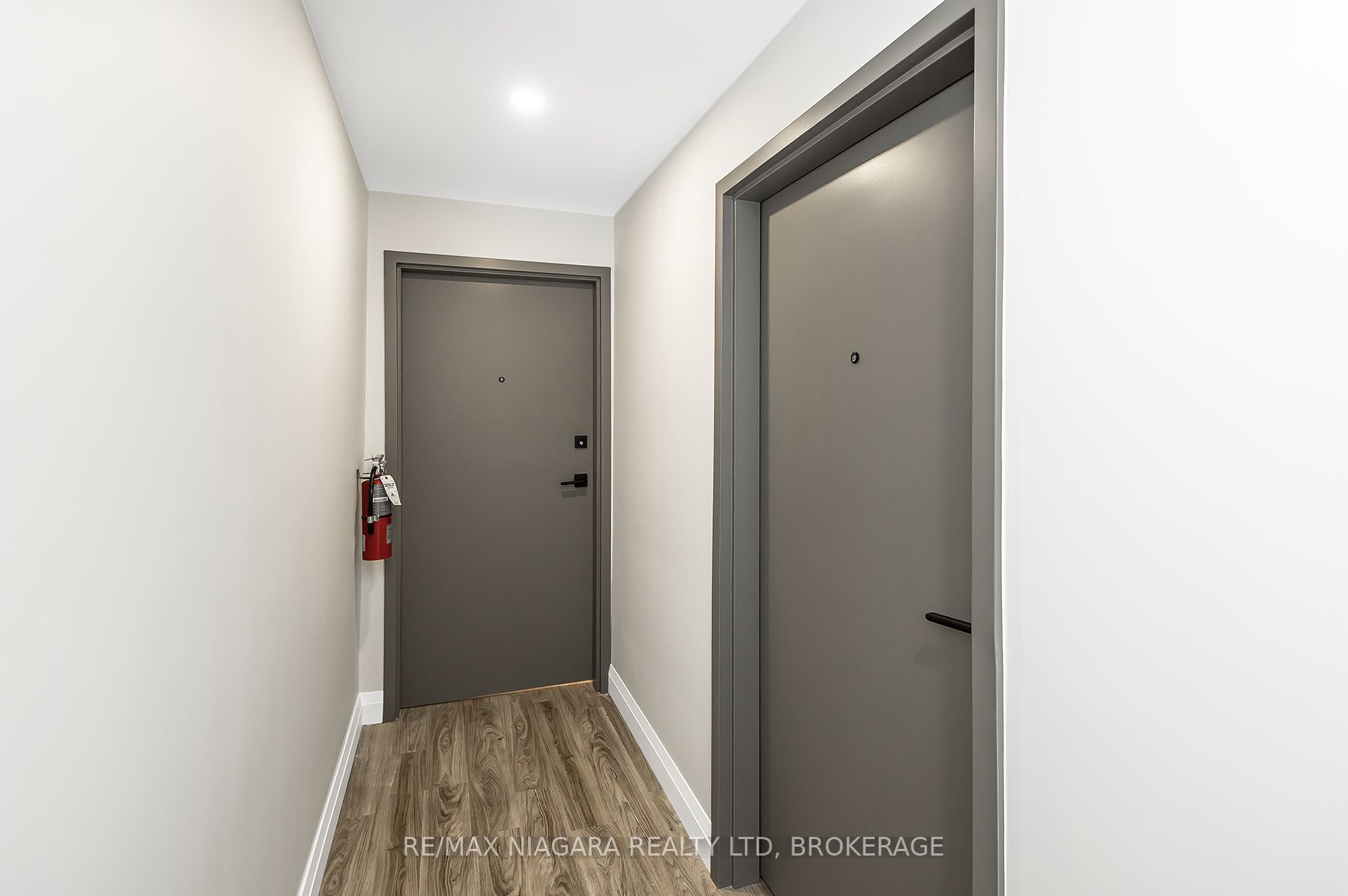 262 West Street Unit 2 Property Photo 4