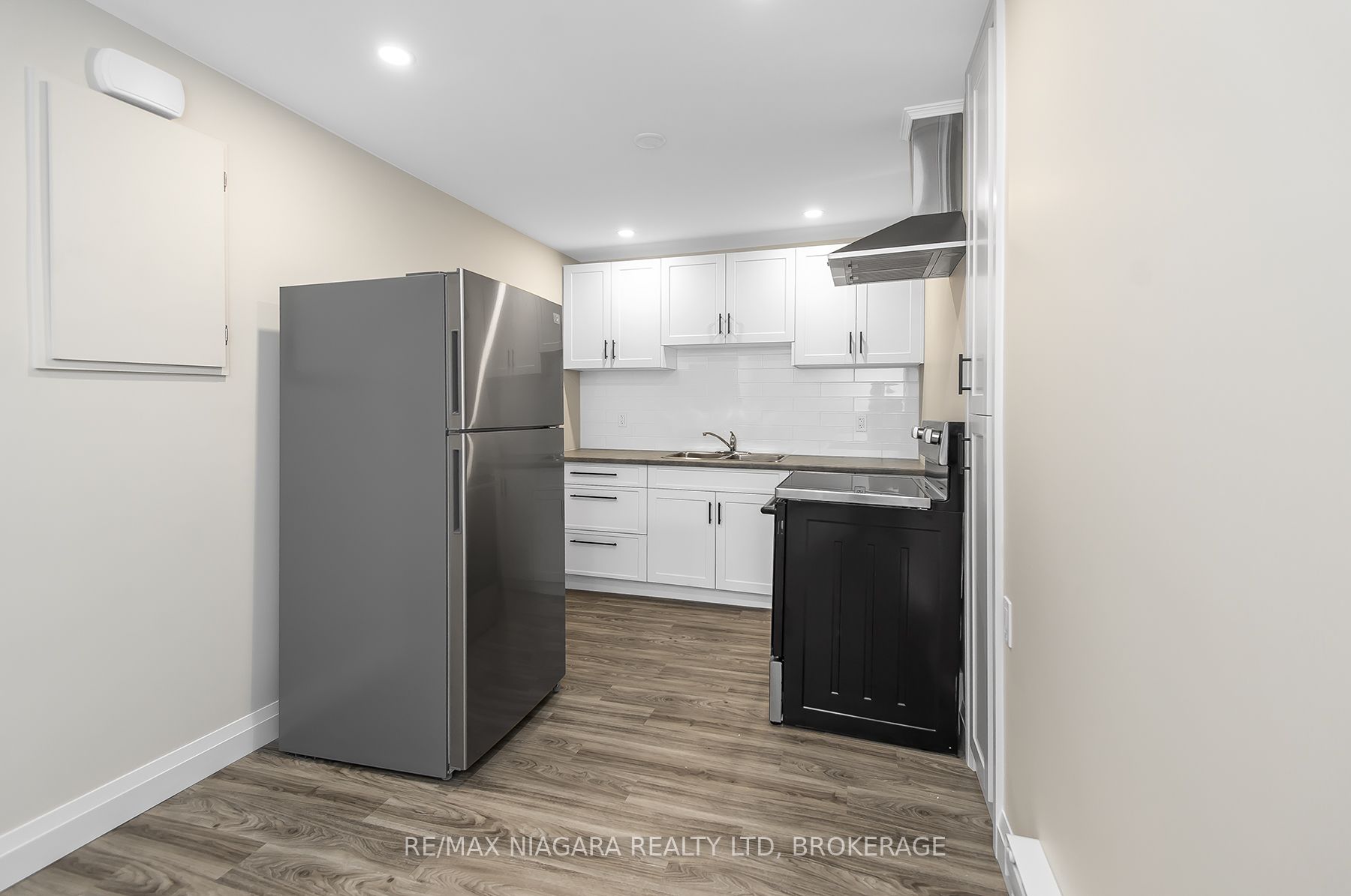 262 West Street Unit 2 Property Photo 6