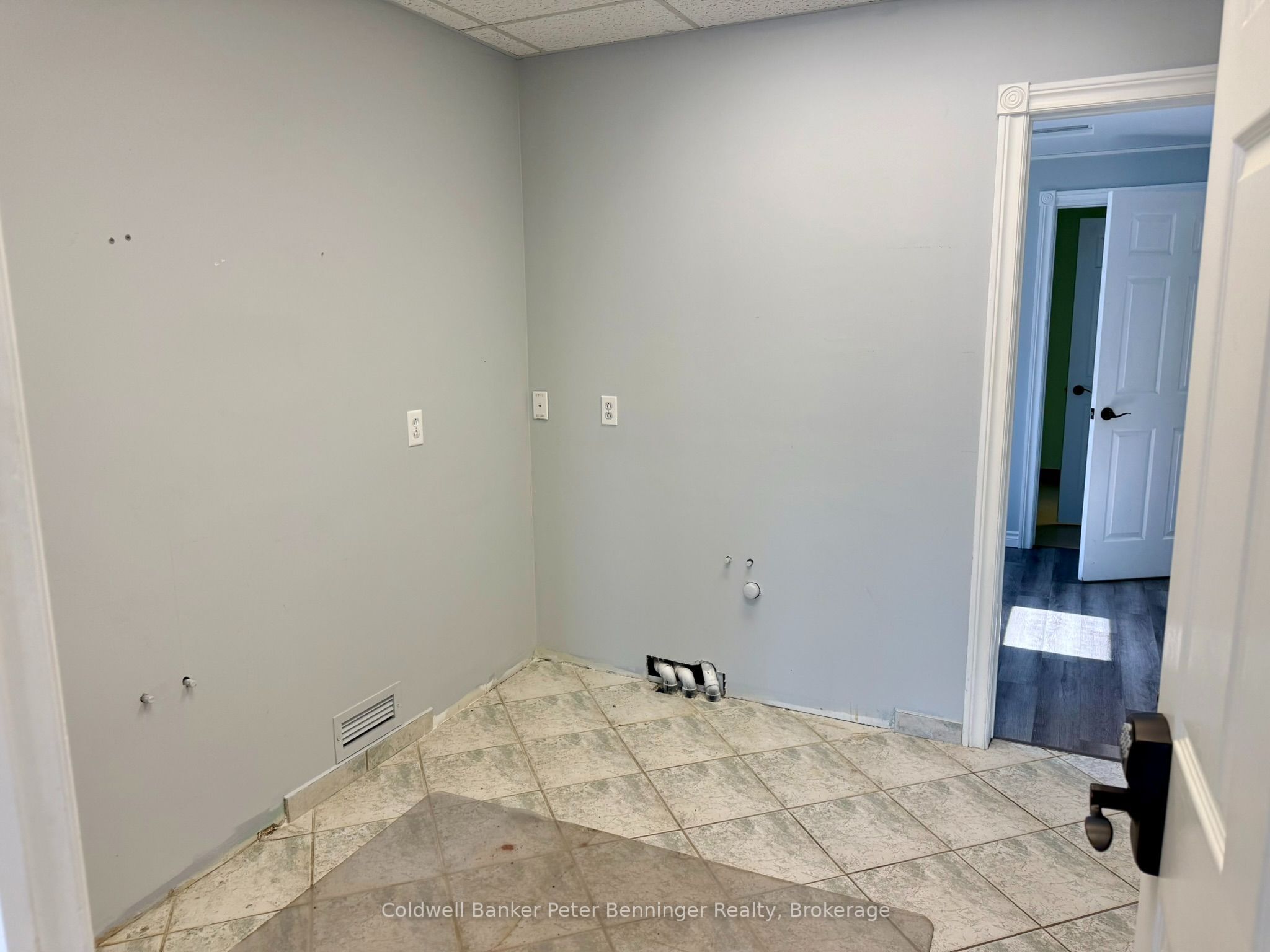 594 11th Street Property Photo 5