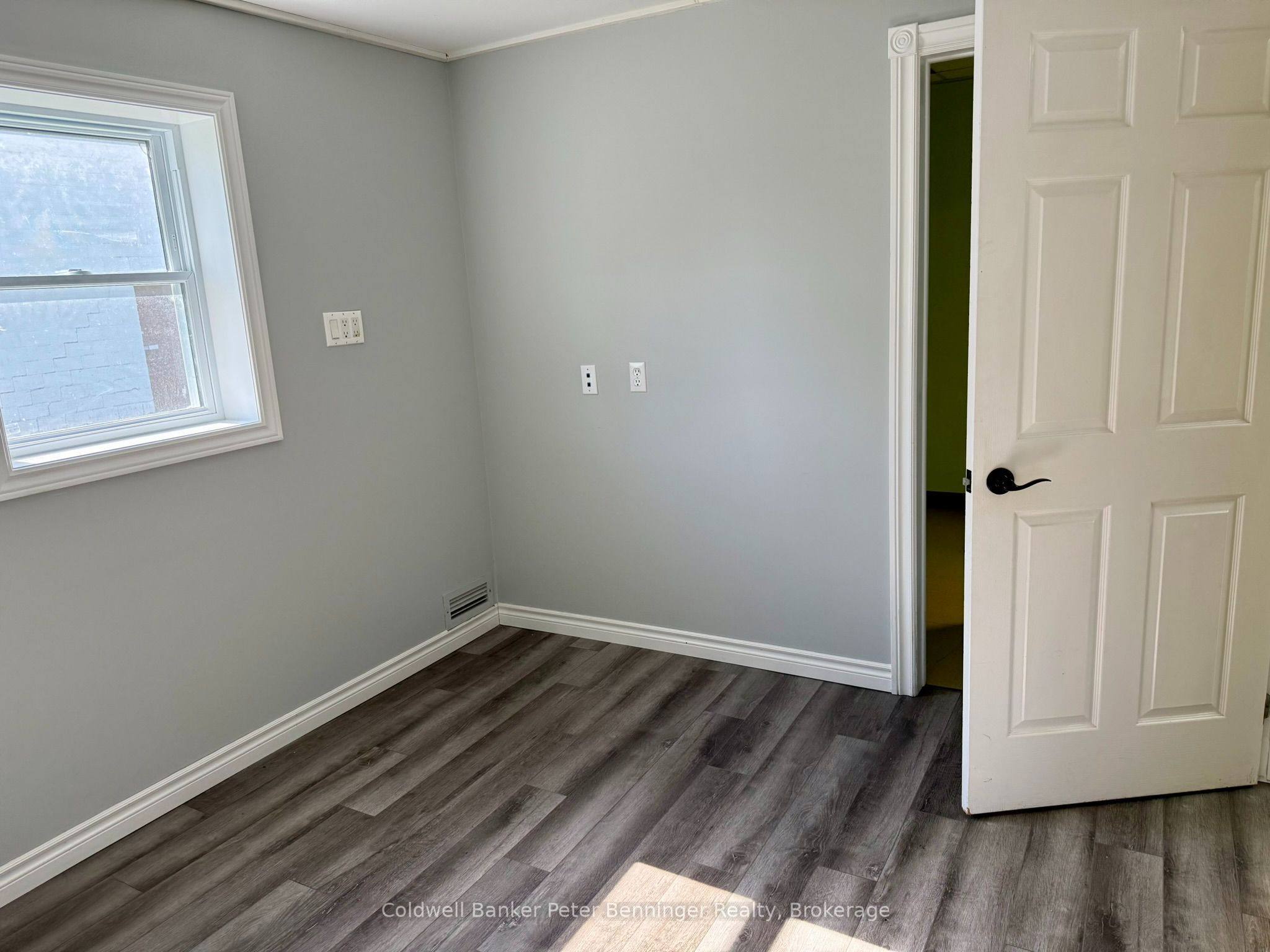 594 11th Street Property Photo 6