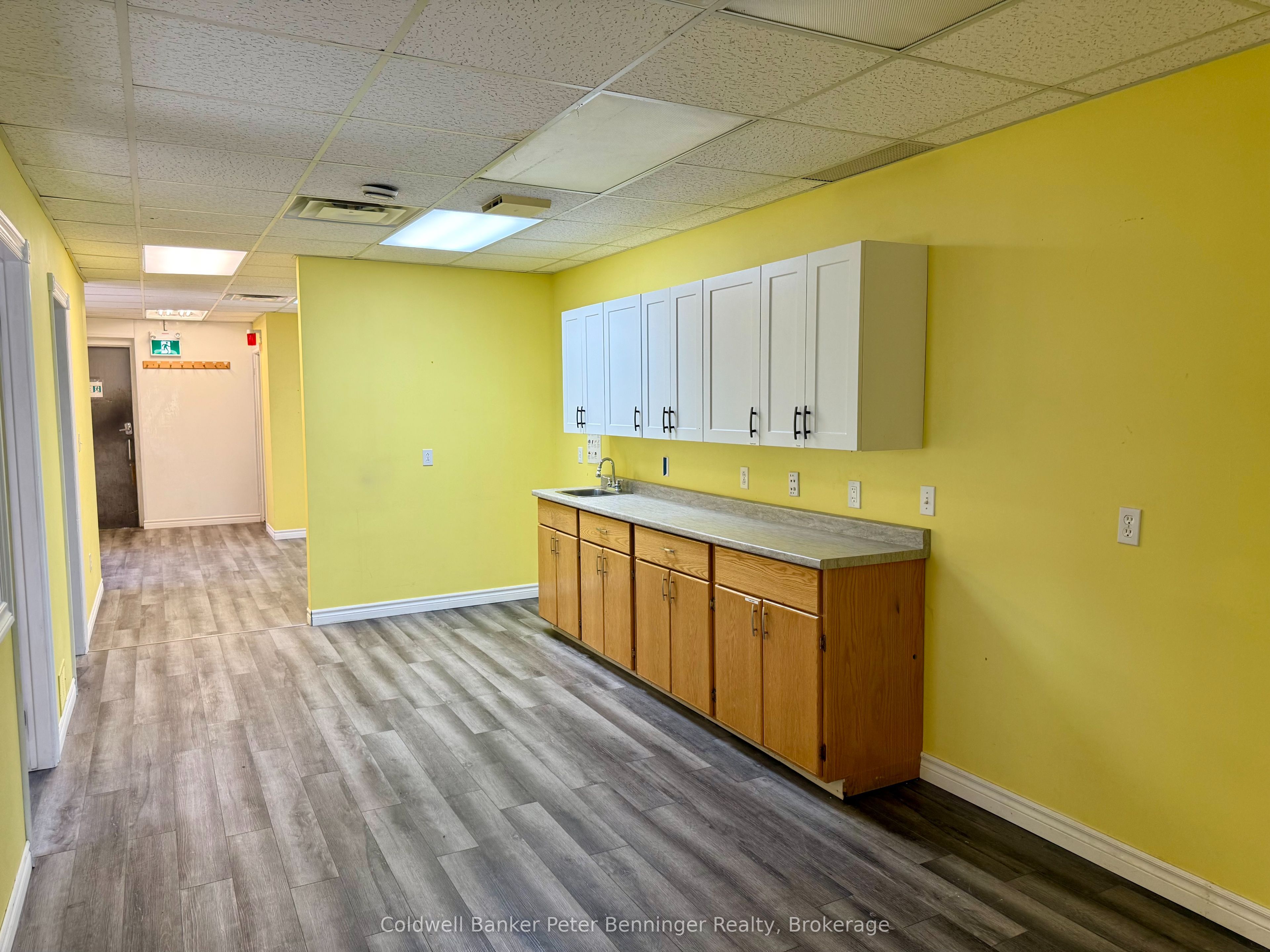 594 11th Street Property Photo 8