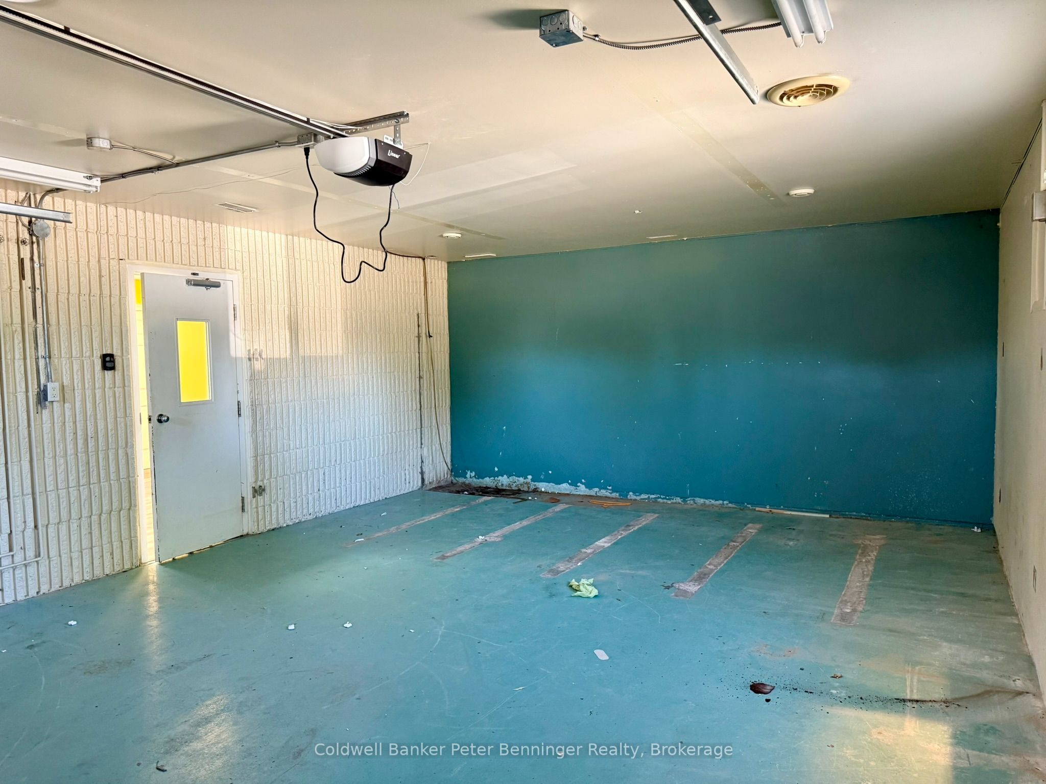 594 11th Street Property Photo 11