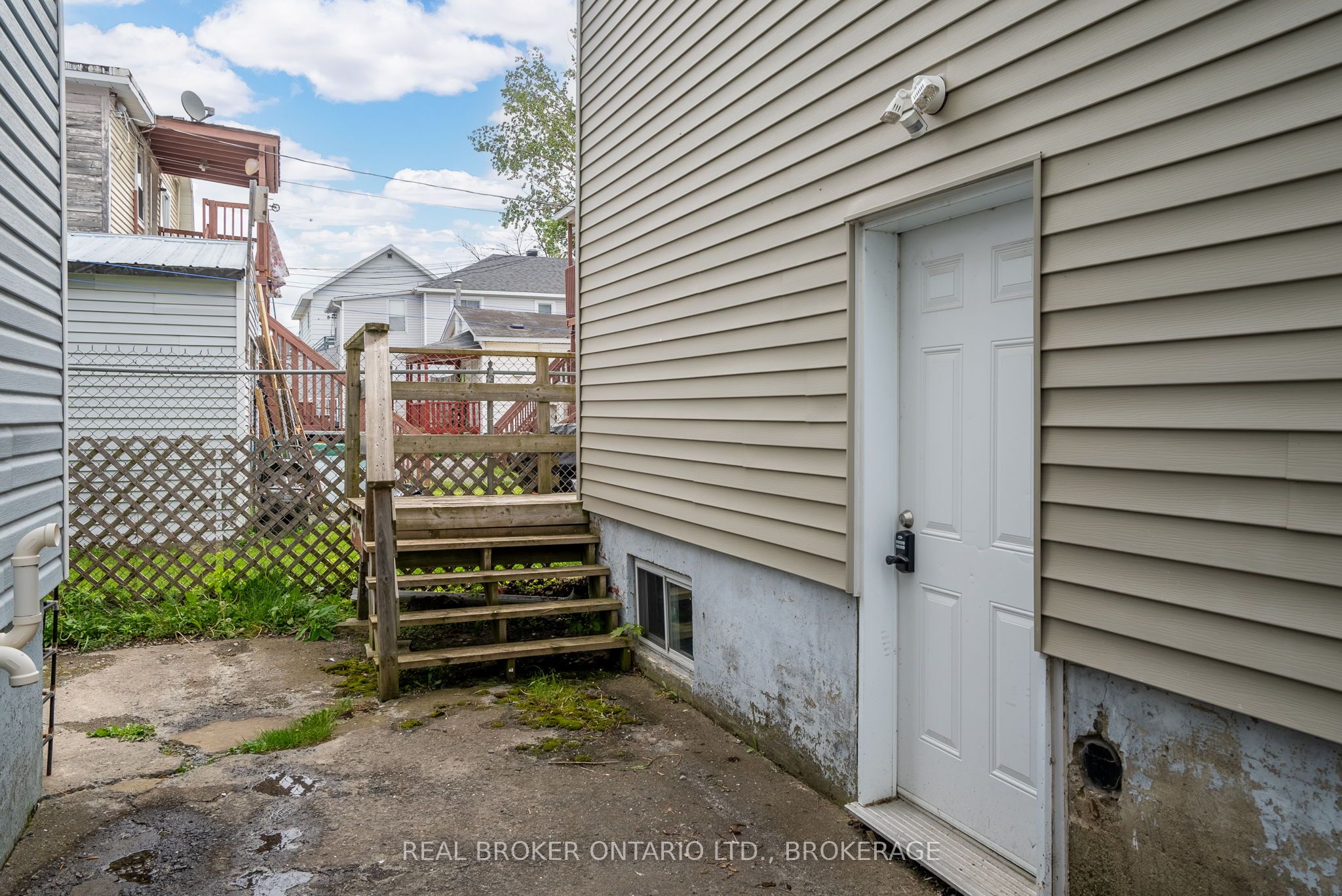 303 Guy Street Property Photo 15