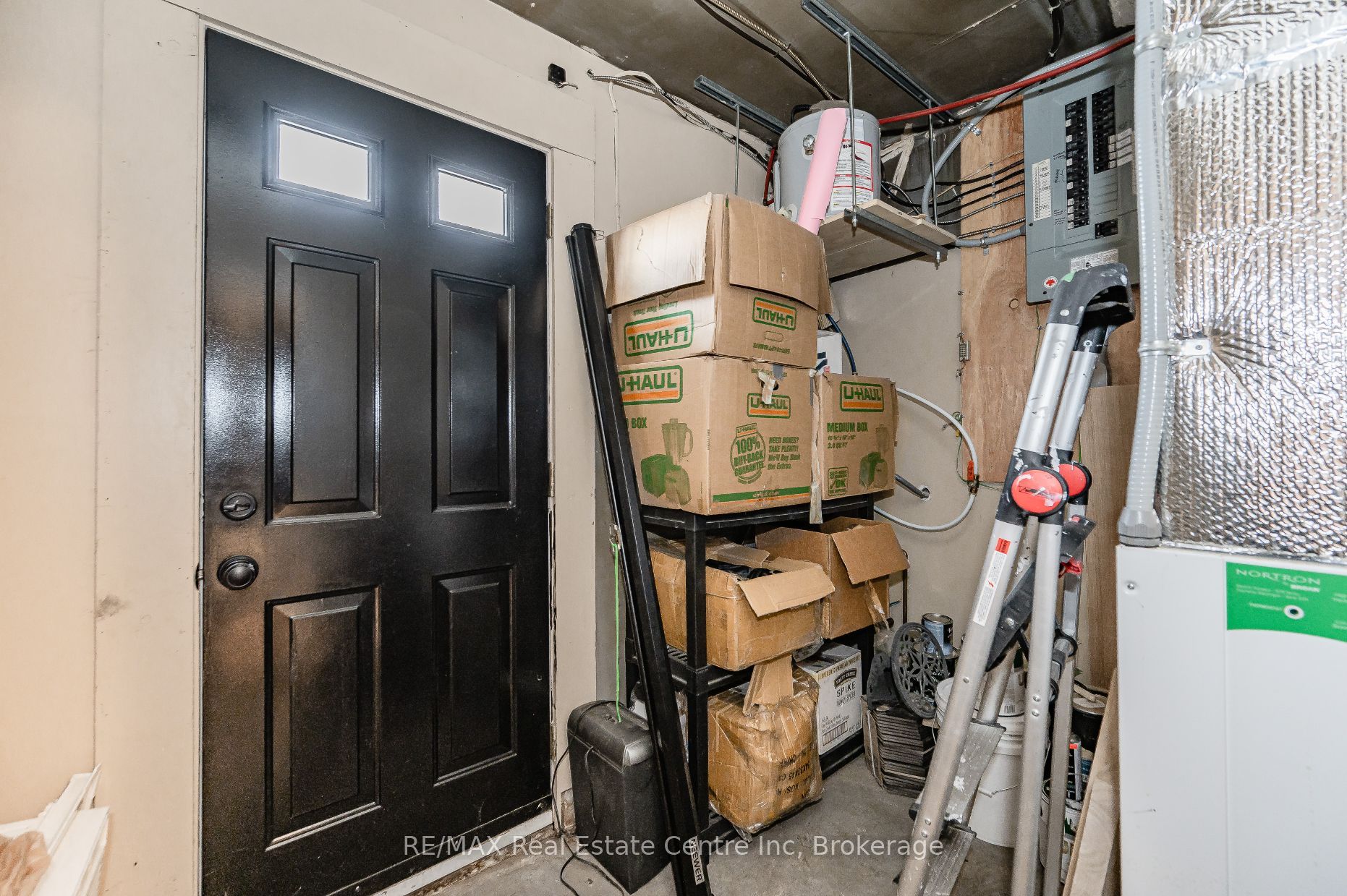 150 Main Street Property Photo 10