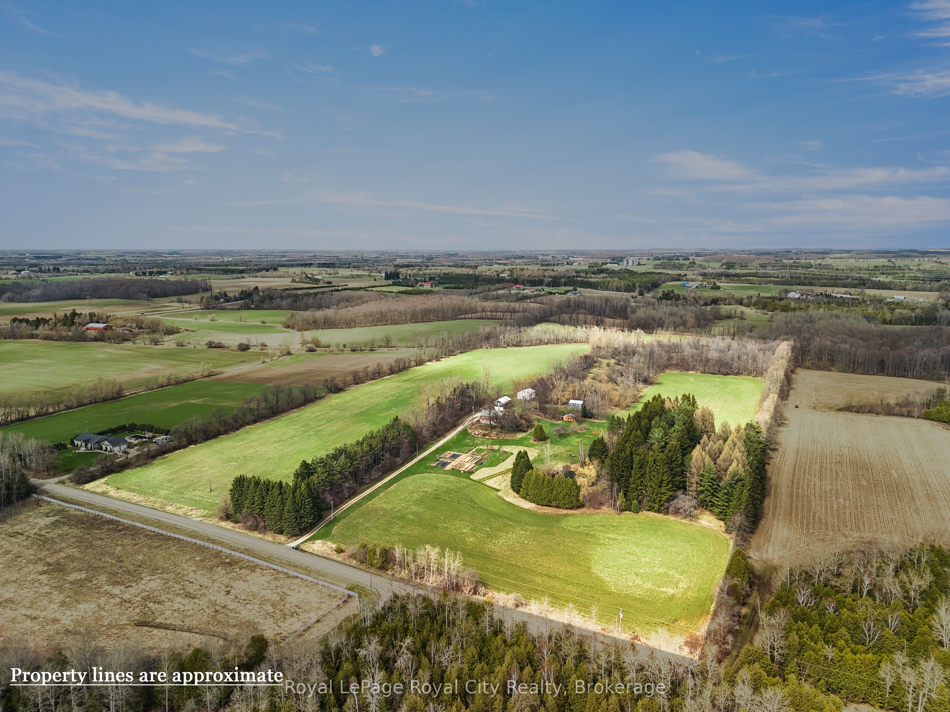 31229 9th Line Property Photo 1