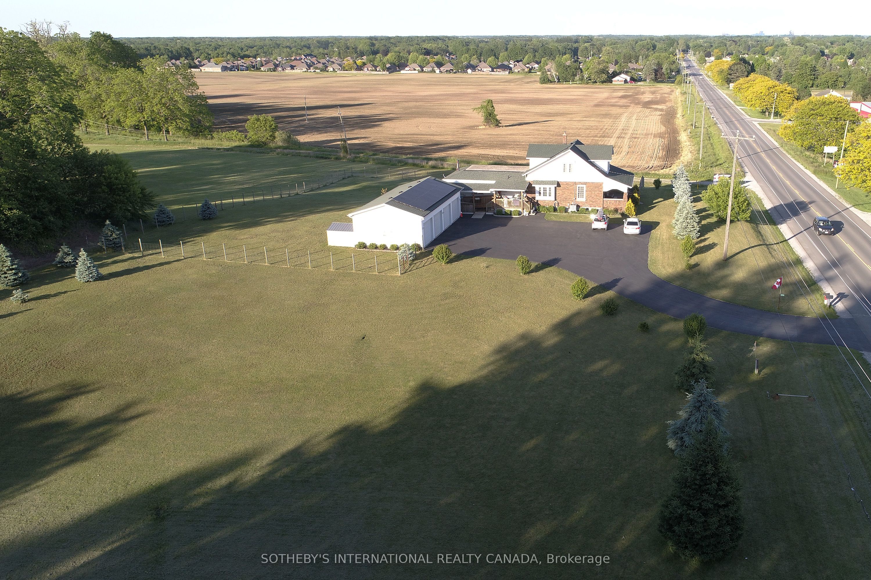 589 Highway 6 Property Photo 7