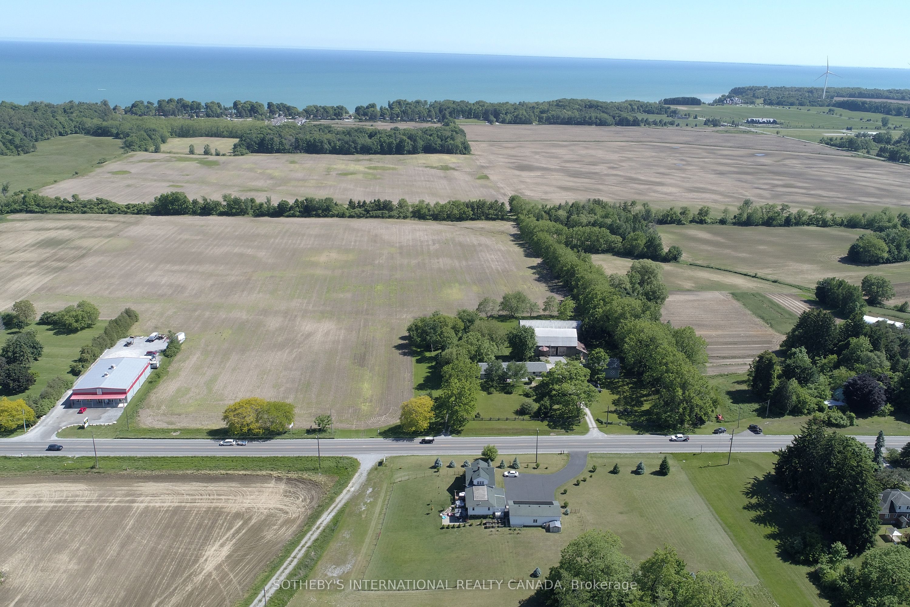 589 Highway 6 Property Photo 8