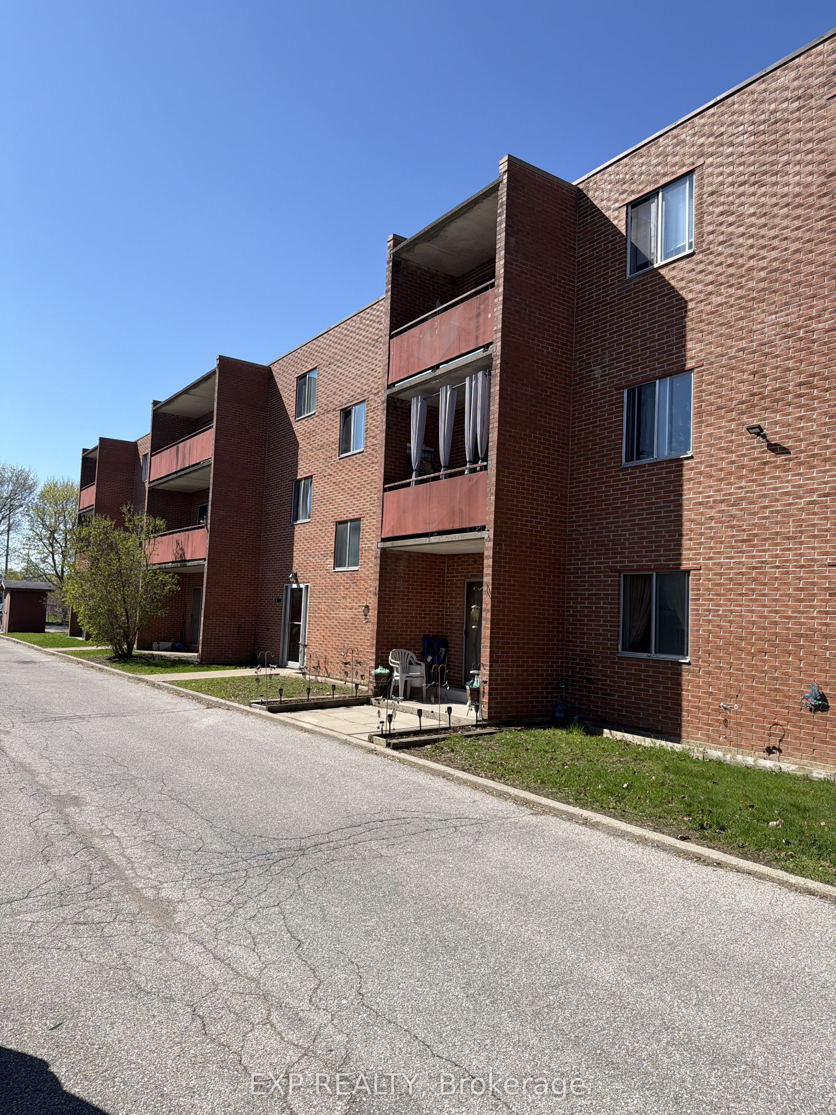 187 Lisgar Ave Avenue 204 Property Photo 1