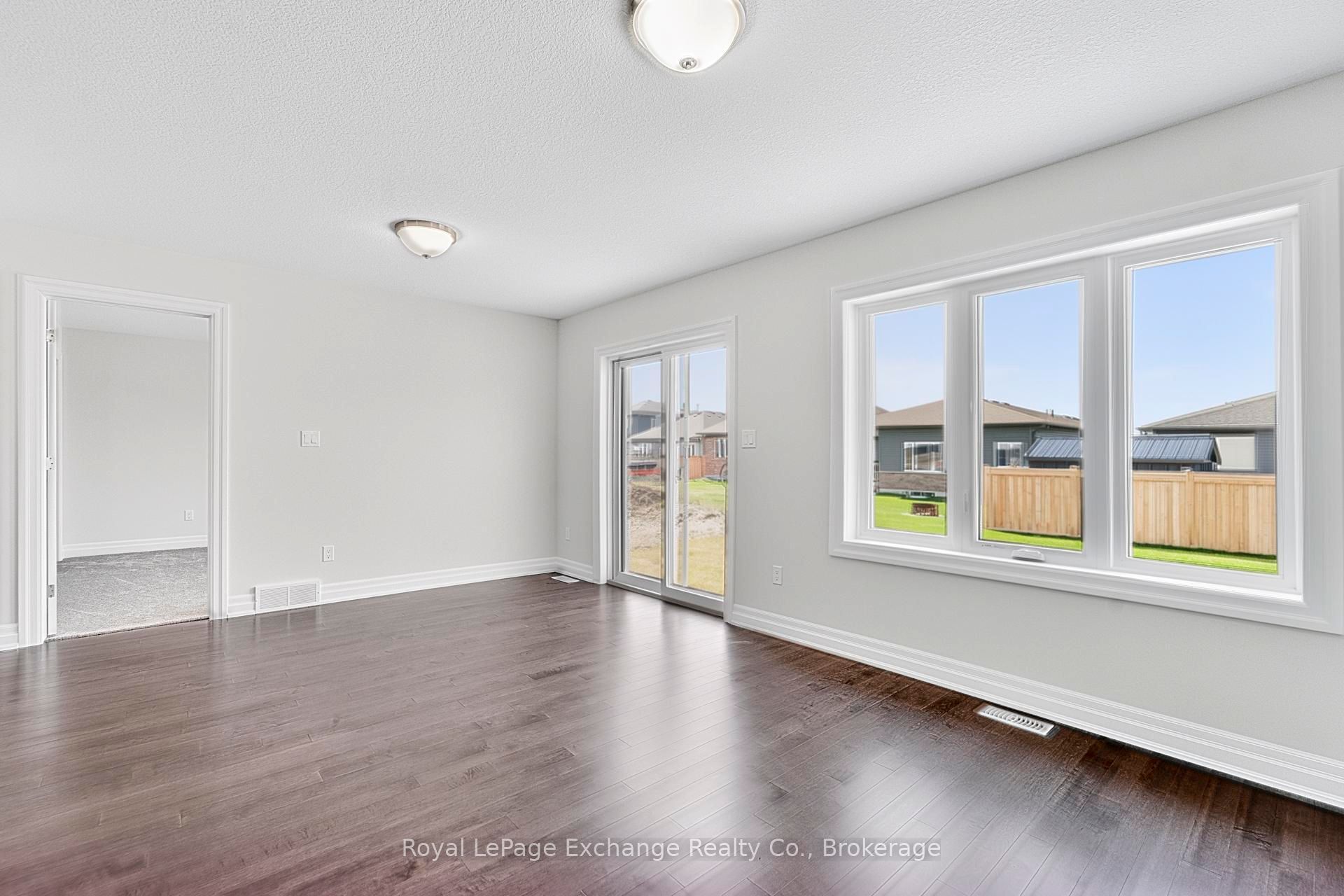 380 Hawthorne Street Property Photo 10