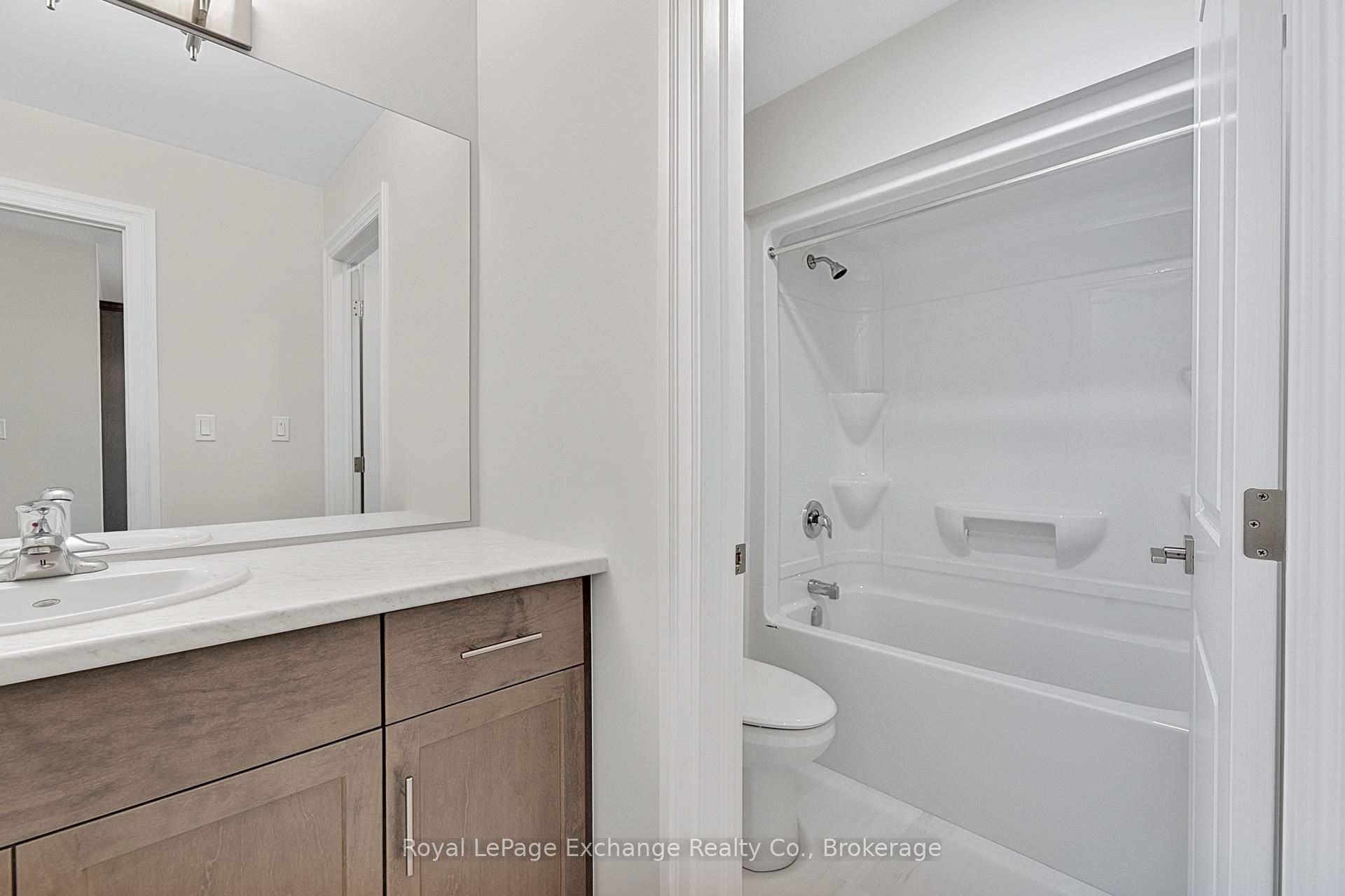 380 Hawthorne Street Property Photo 15