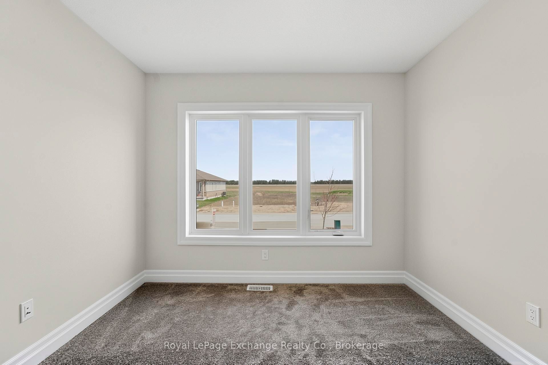 380 Hawthorne Street Property Photo 20