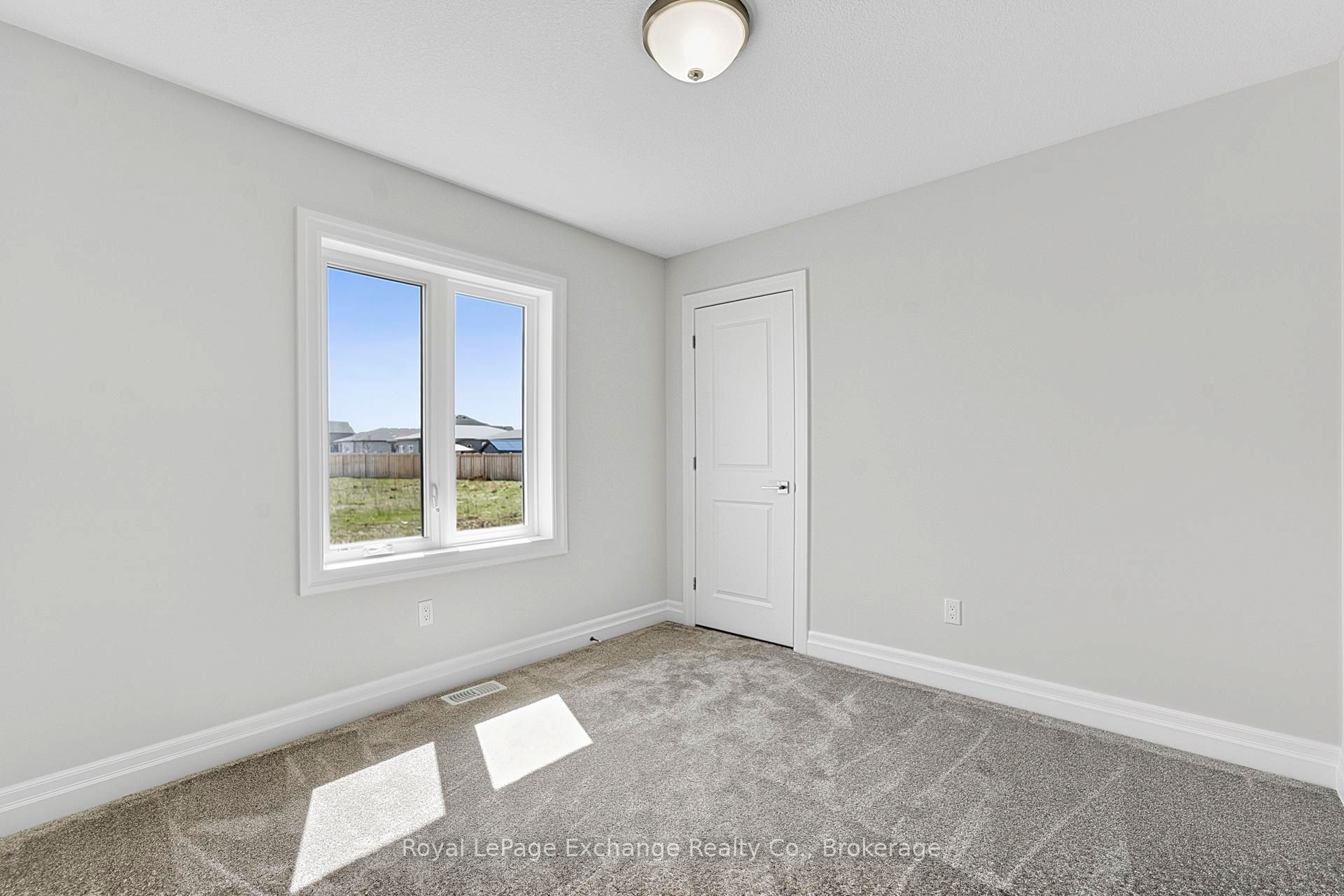 380 Hawthorne Street Property Photo 23