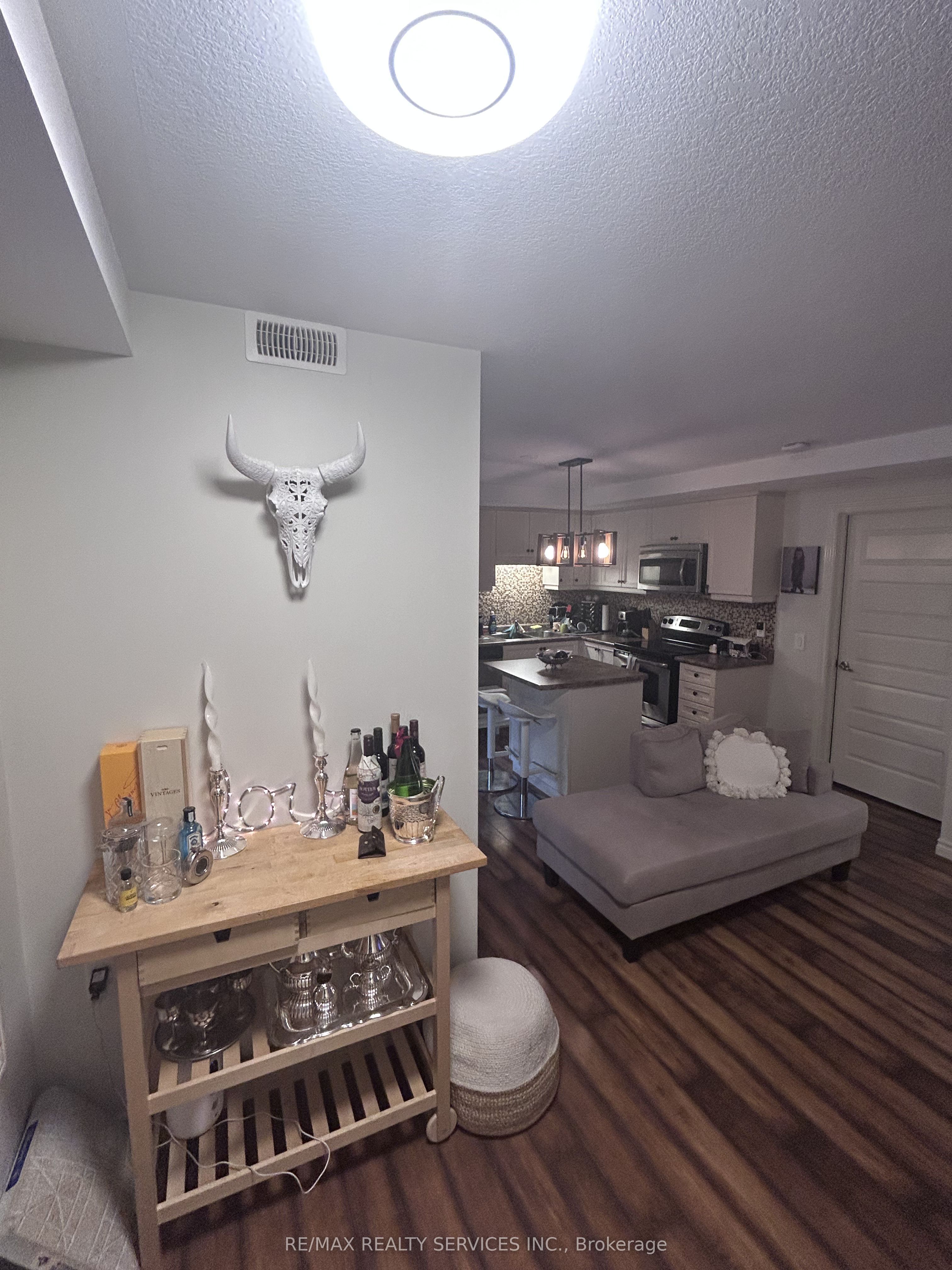 1460 Highland Road 5e Property Photo 5
