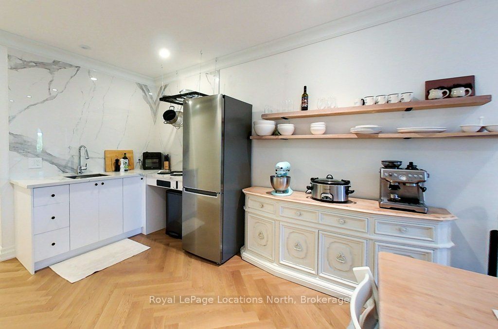 8 Sykes Street N Property Photo 15