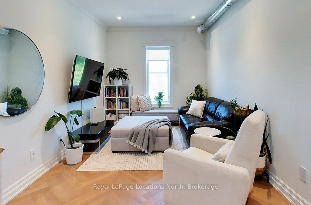 8 Sykes Street N Property Photo 17