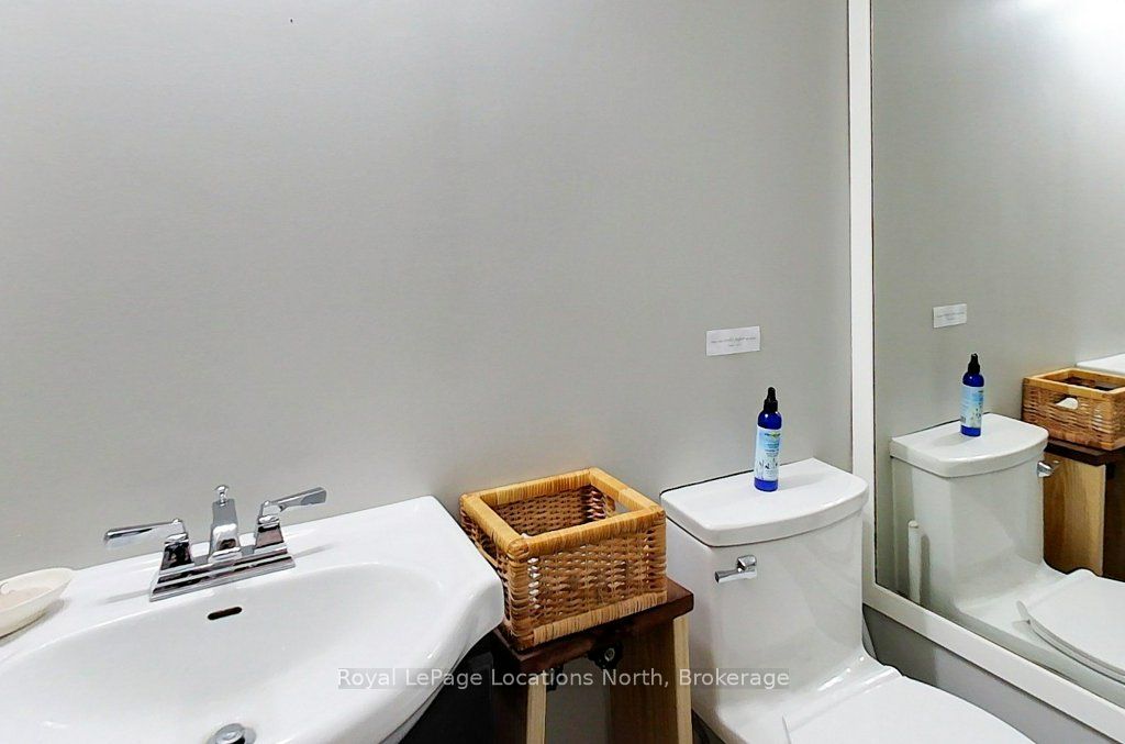 8 Sykes Street N Property Photo 10