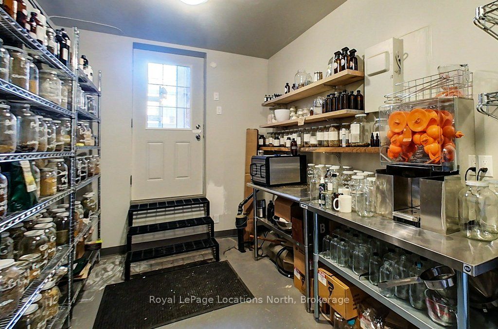 8 Sykes Street N Property Photo 11