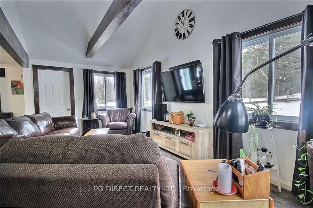 667 Yearley Road Property Photo 4