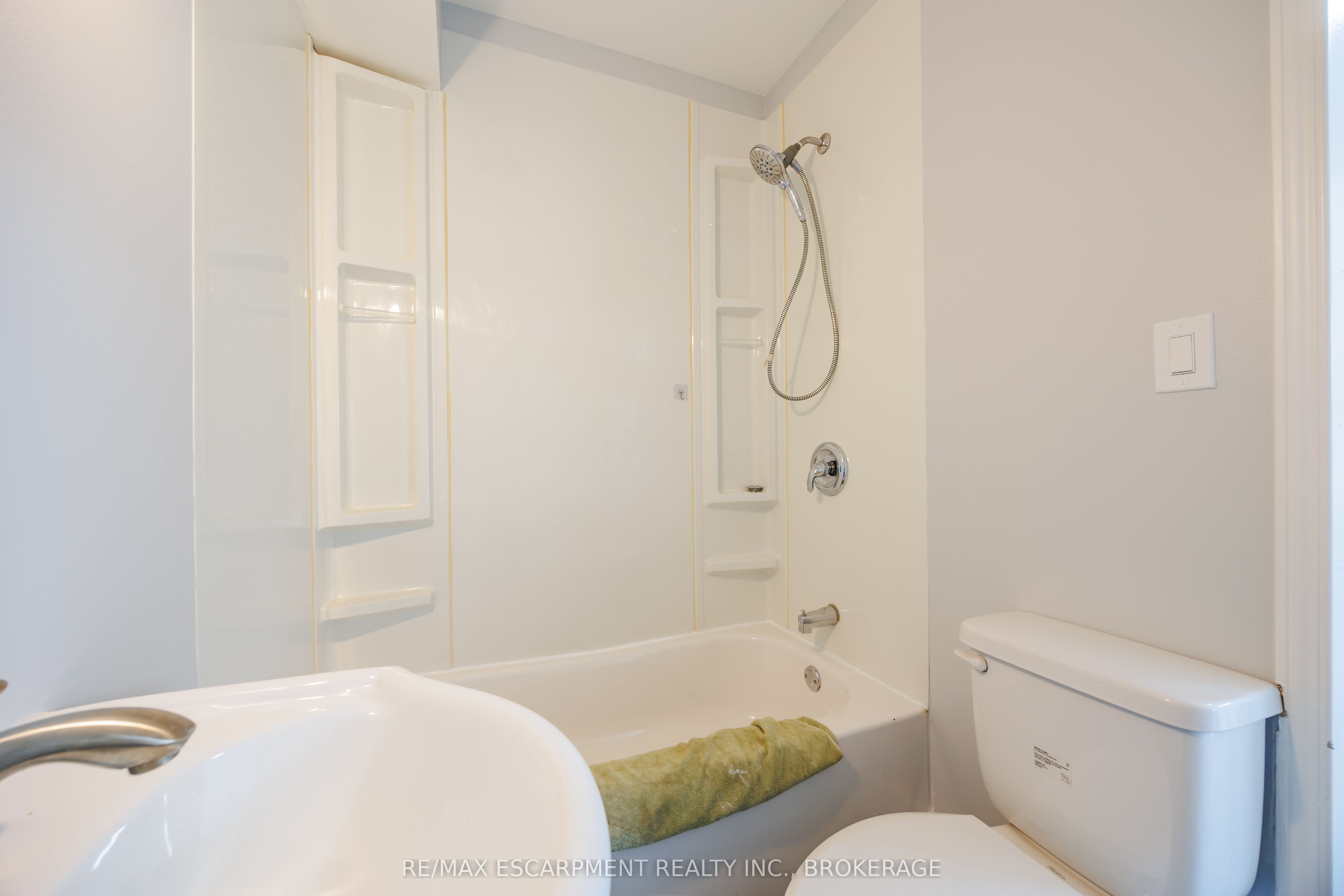 13 Chestnut Lane Property Photo 7