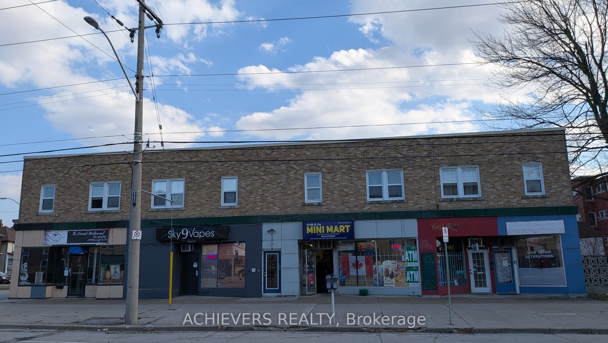 2149 University Avenue W Property Photo 2