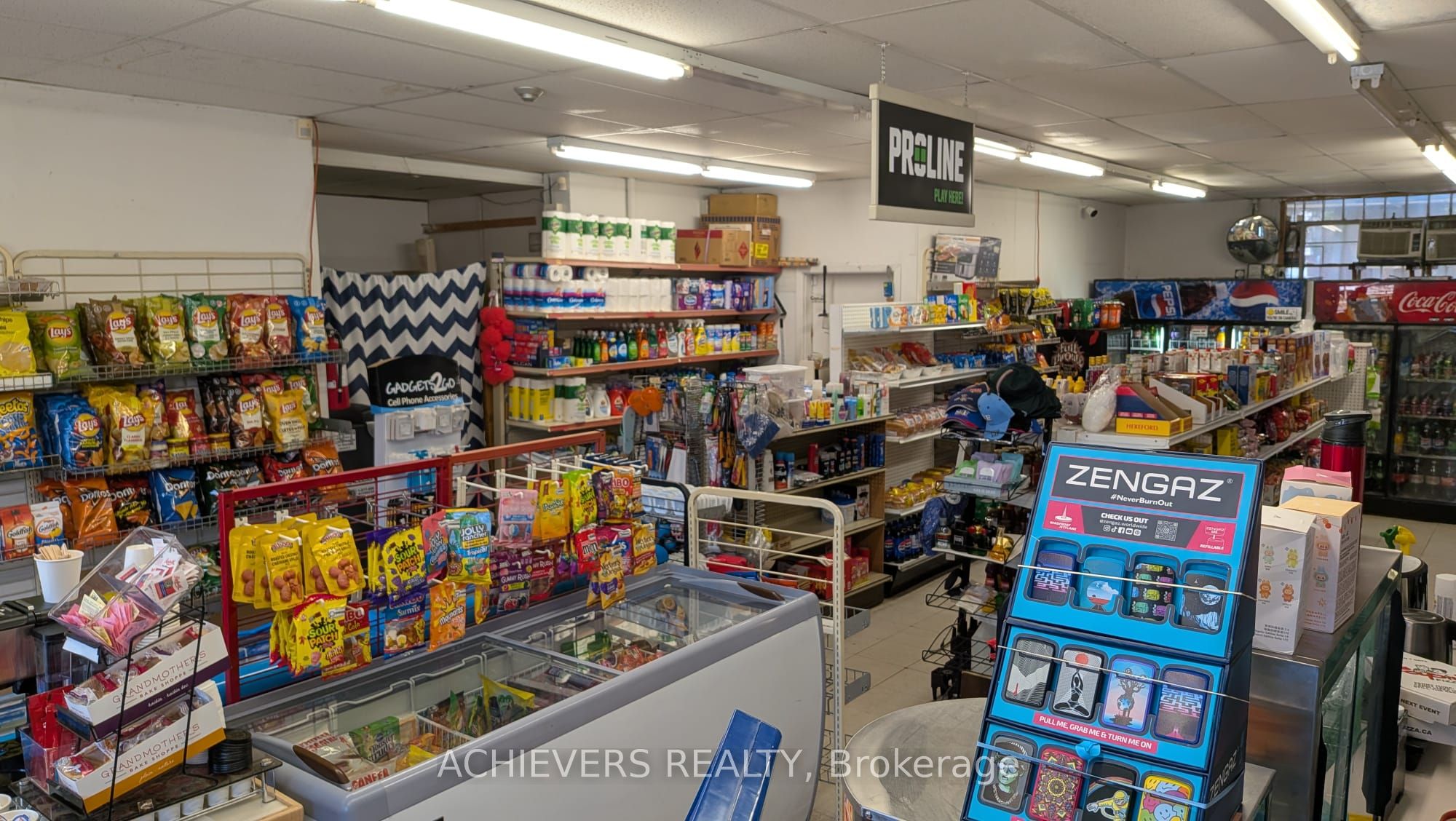 2149 University Avenue W Property Photo 6