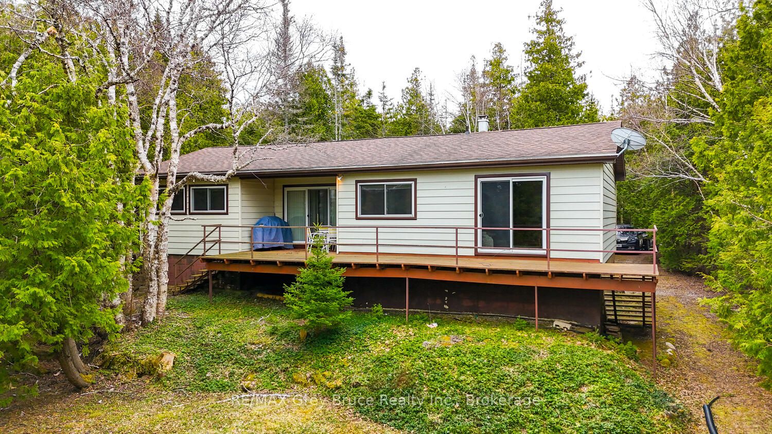 85 Grant Watson Drive Property Photo 2