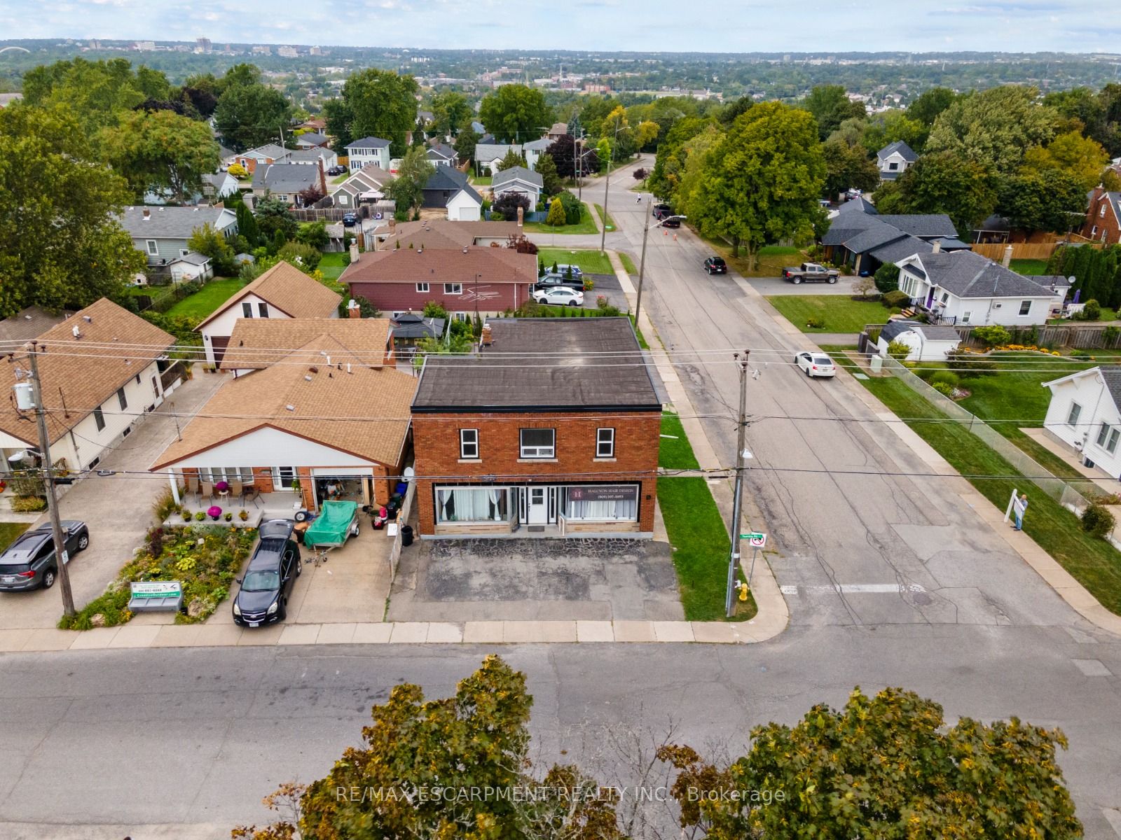 86 Townline Road W Property Photo 3