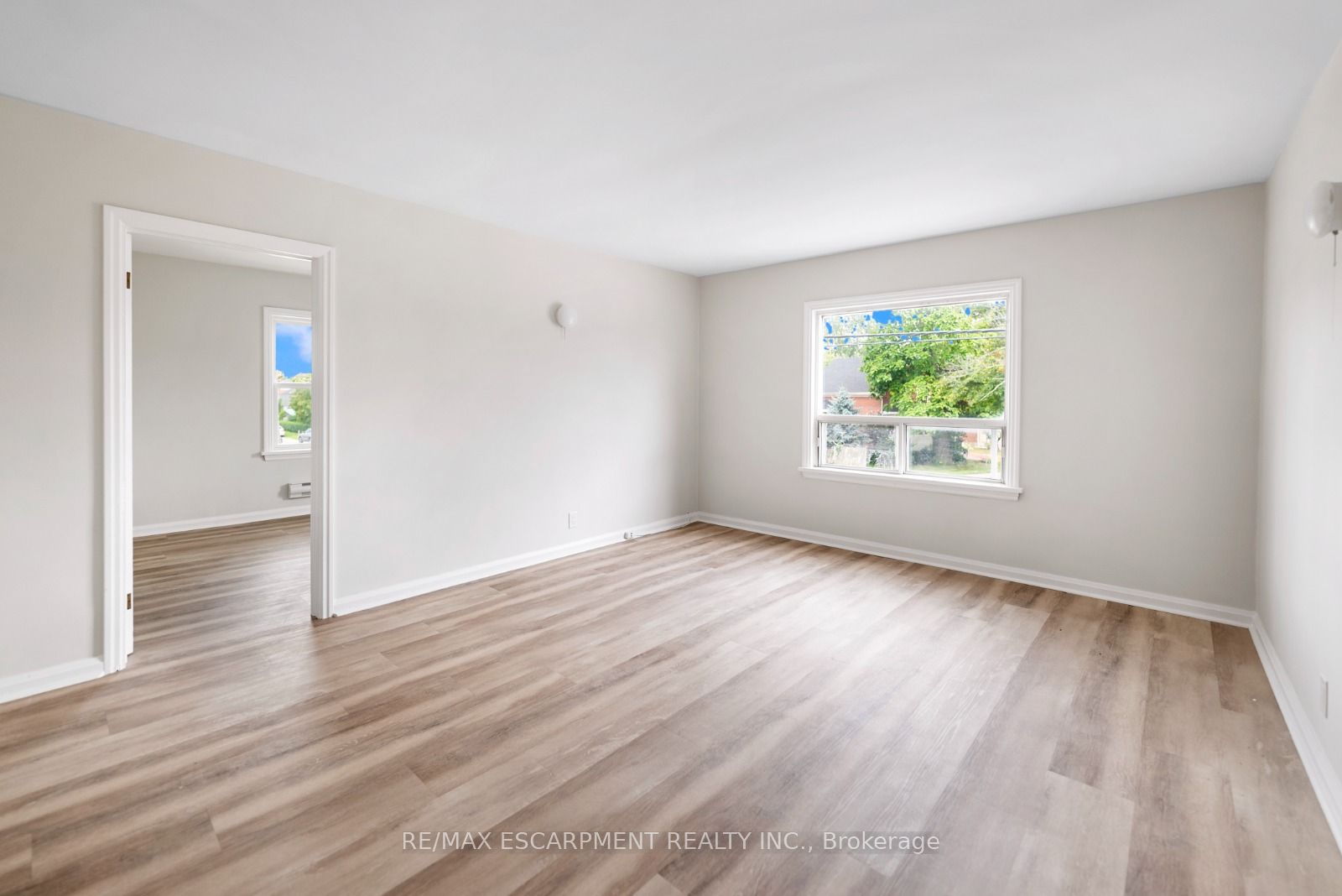 86 Townline Road W Property Photo 9