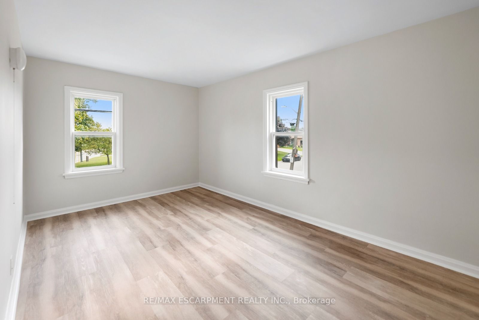 86 Townline Road W Property Photo 11
