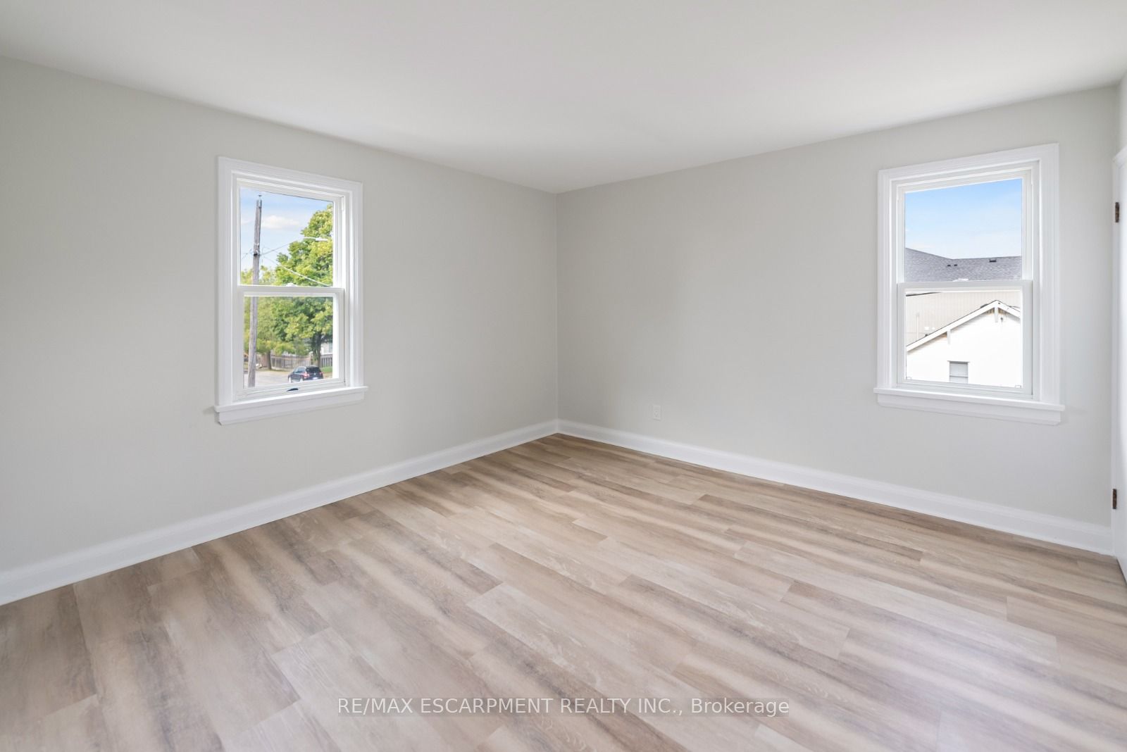 86 Townline Road W Property Photo 18