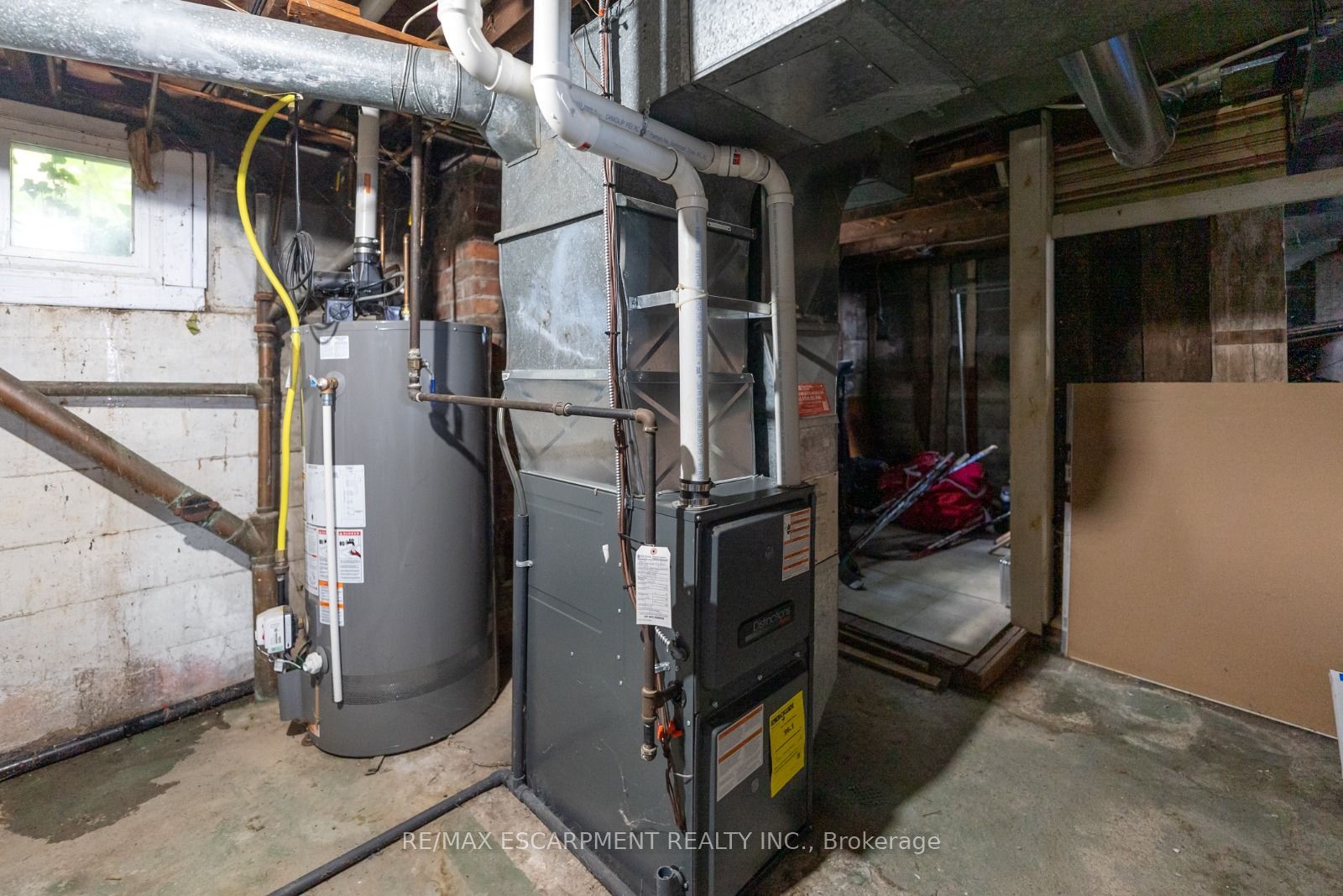 86 Townline Road W Property Photo 24