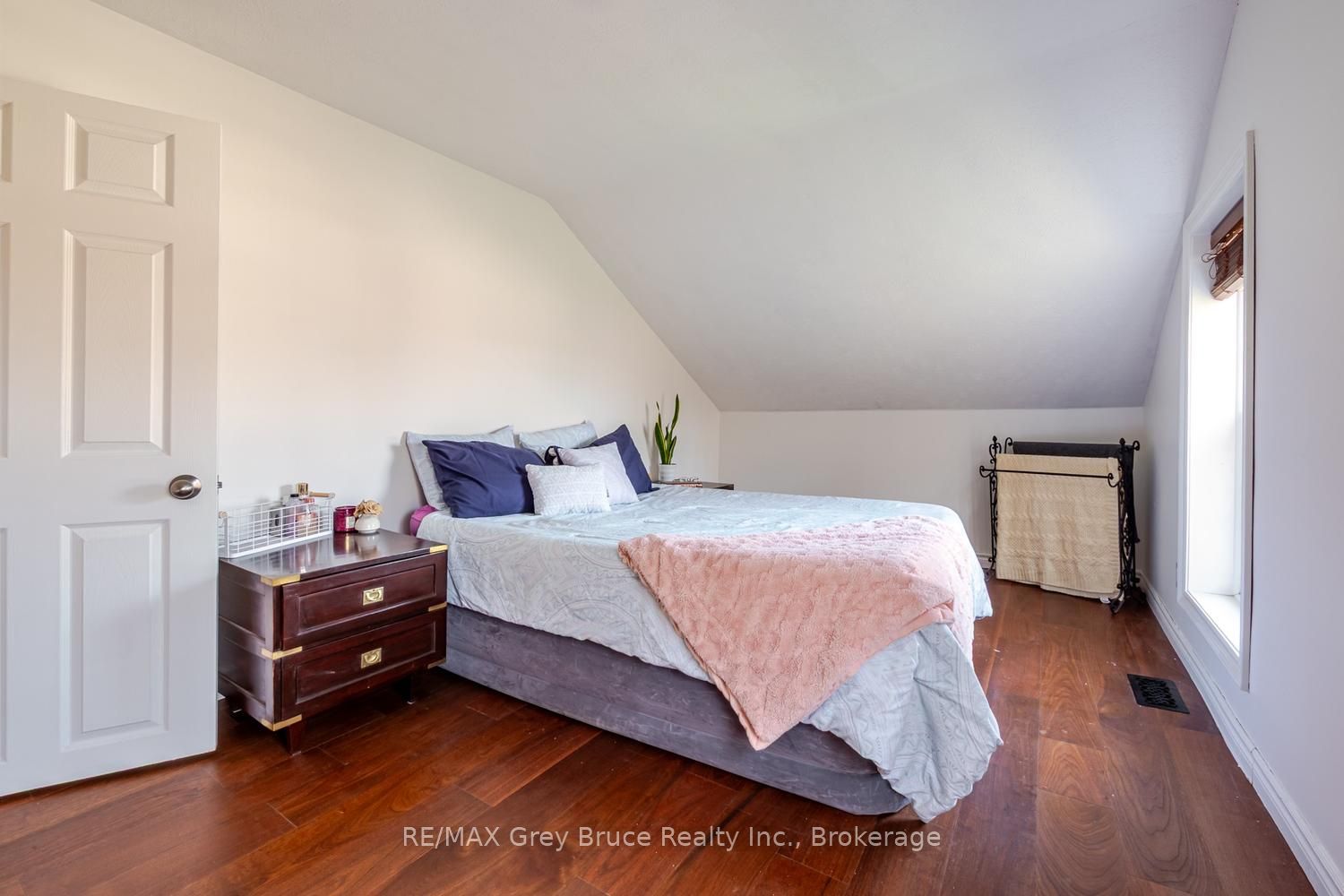 735 5th Avenue E Property Photo 25